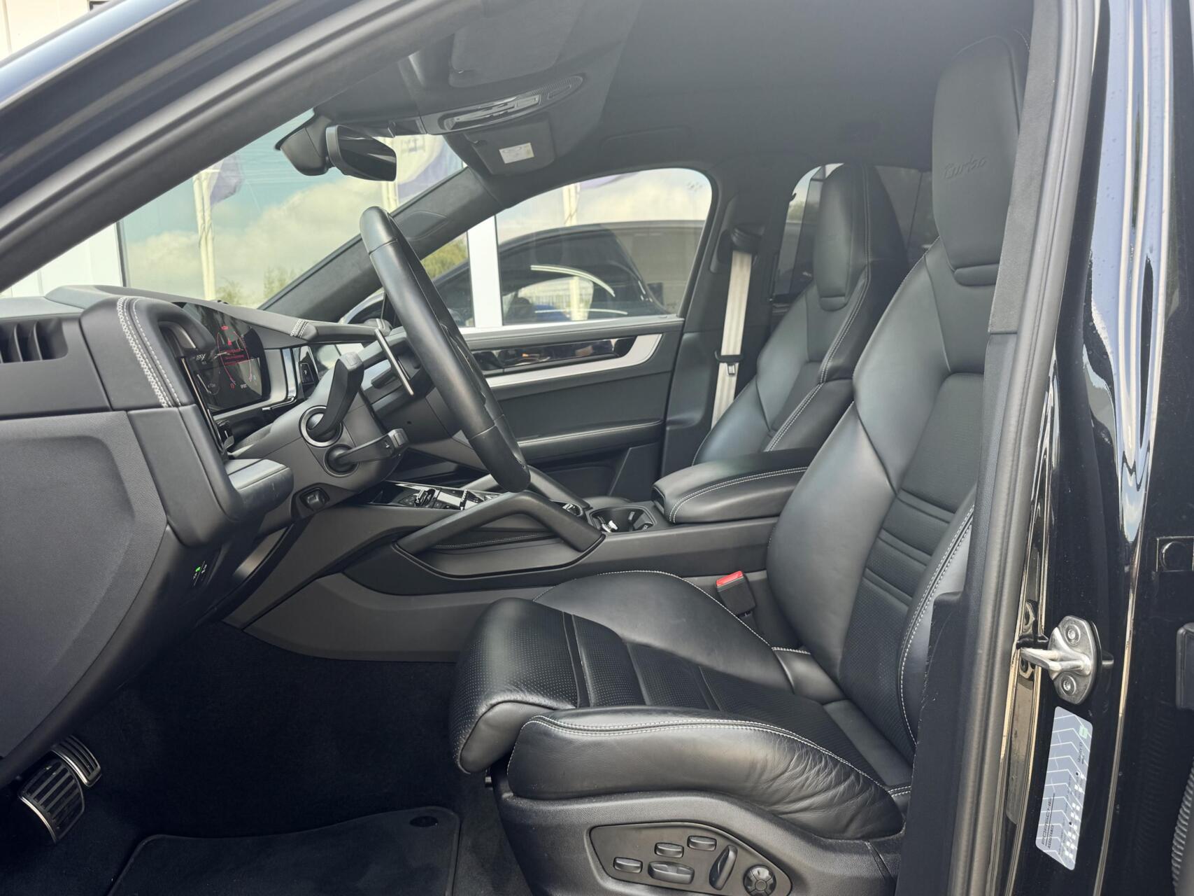 Foto van Porsche Cayenne Turbo E-hybrid