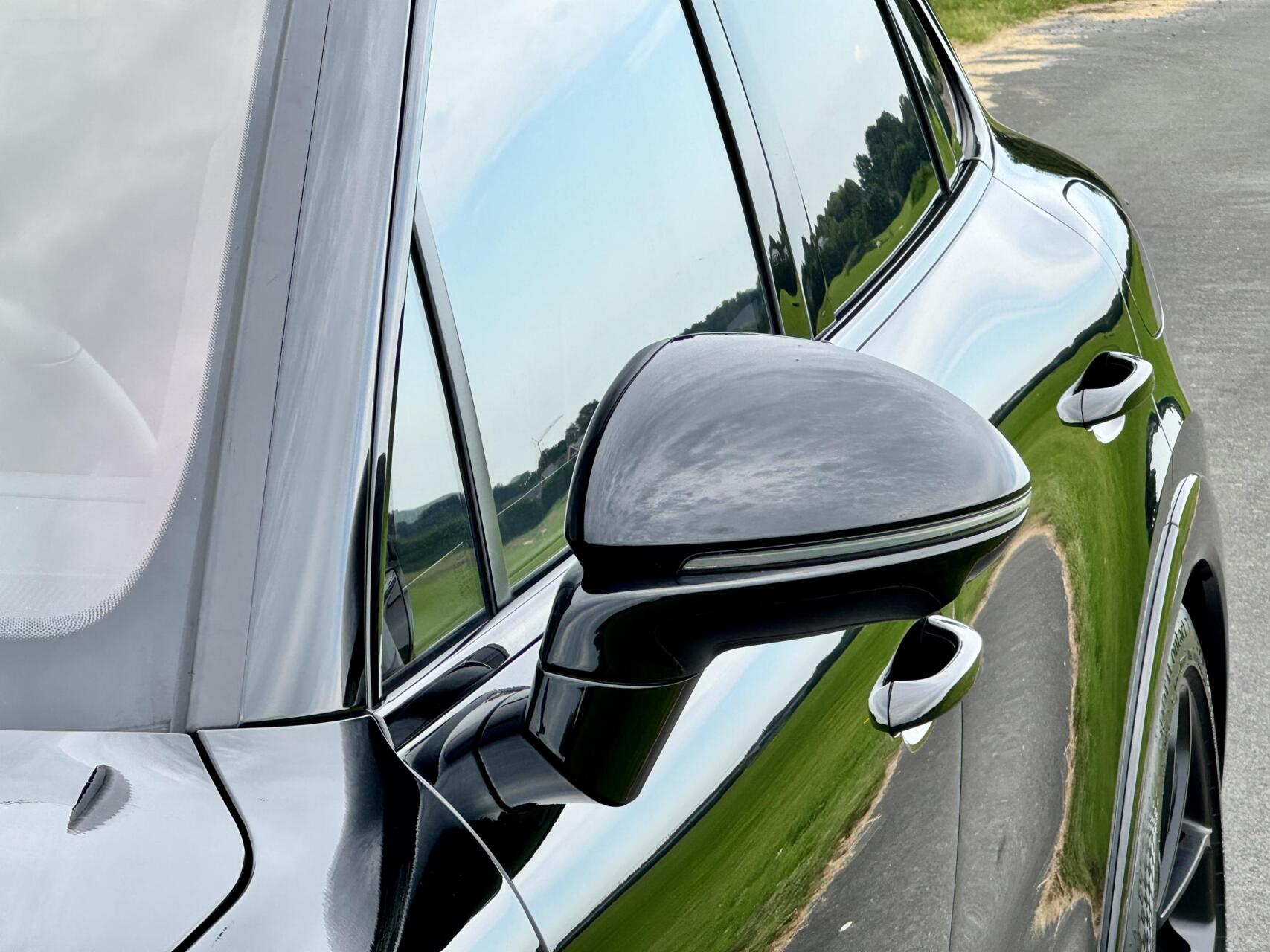 Foto van Porsche Cayenne Turbo E-hybrid