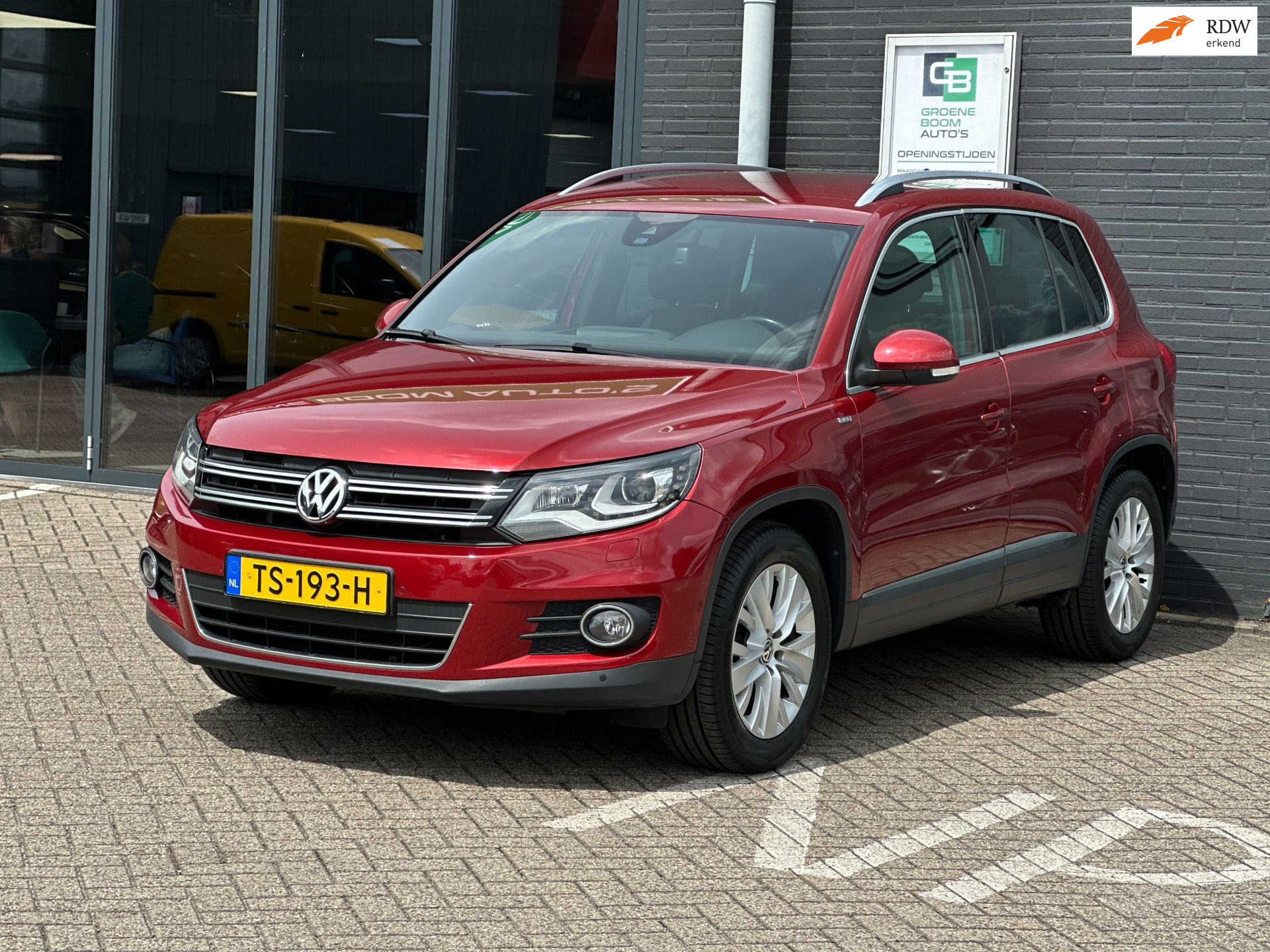 Volkswagen Tiguan 1.4 TSI Sport&Style/AIRCO/NAVI/TREKHAAK/NETTE STAAT!! 2014 - voorkant