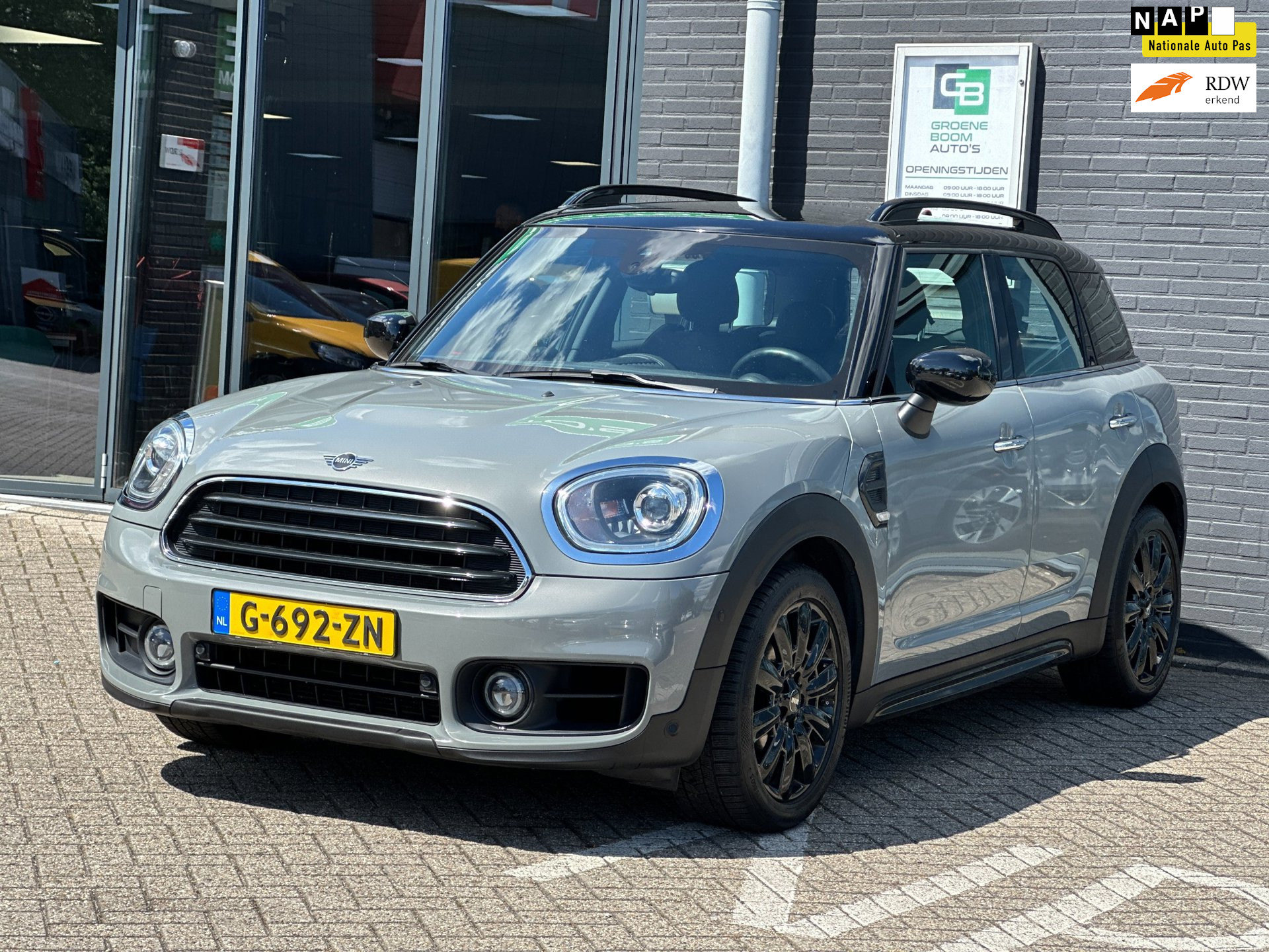 Mini Countryman 1.5 Cooper Business Edition 2020 - voorkant