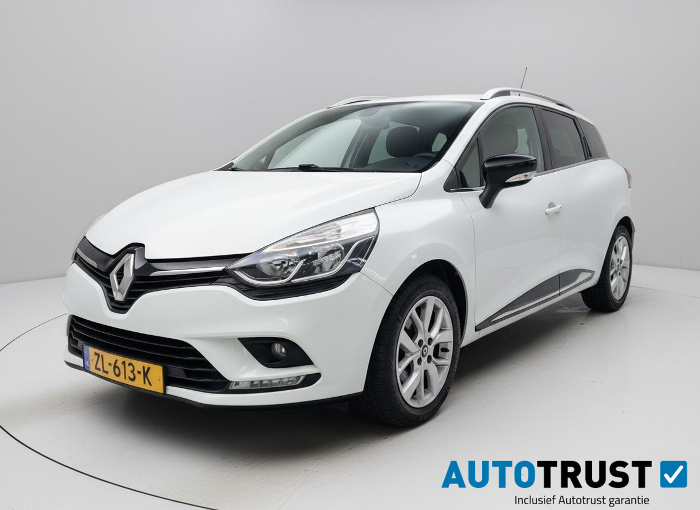 Renault Clio 0.9 TCe Limited AIRCO NAV CRUISE PDC 2019 - voorkant