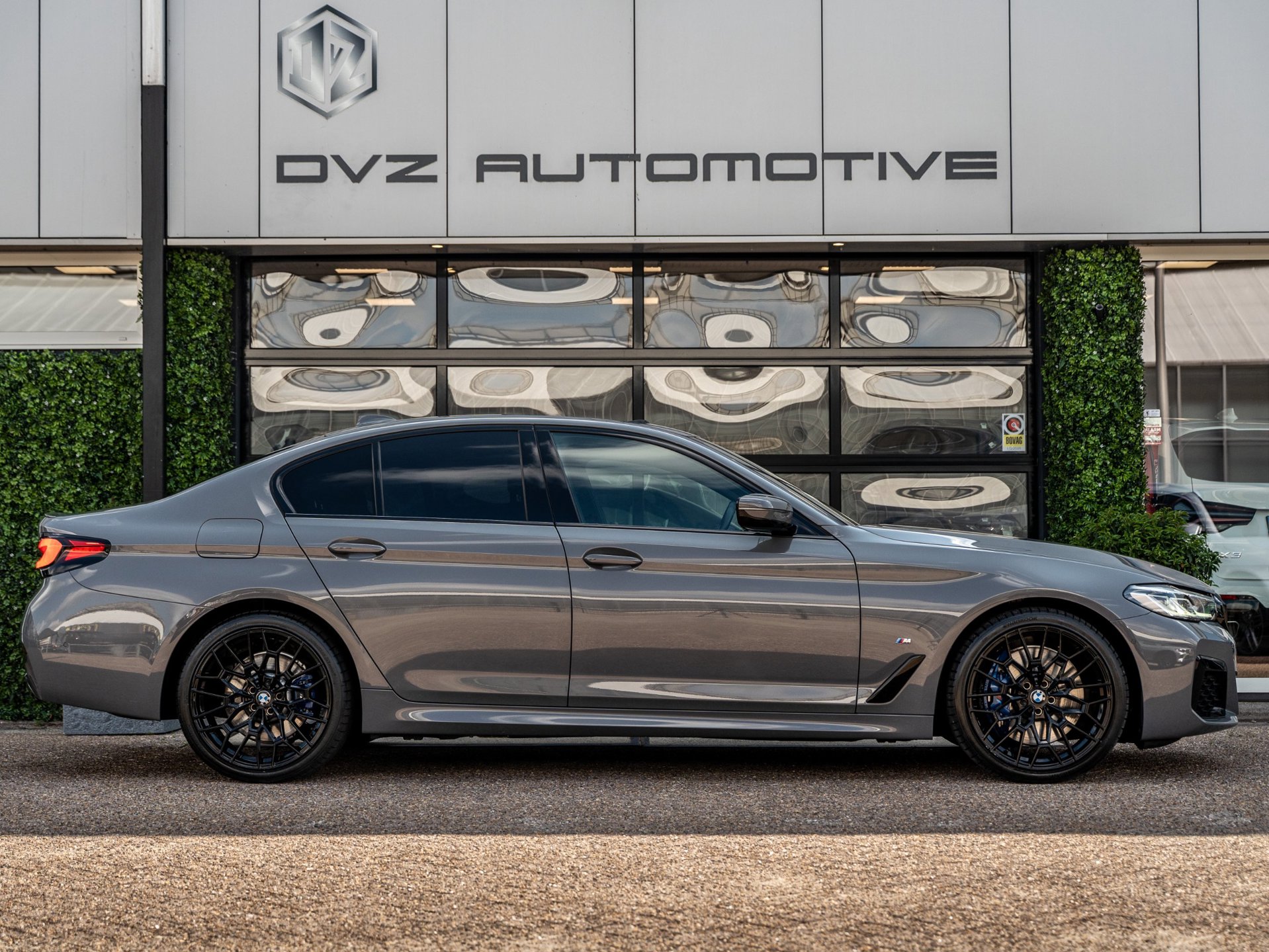 Foto van BMW 545e xDrive