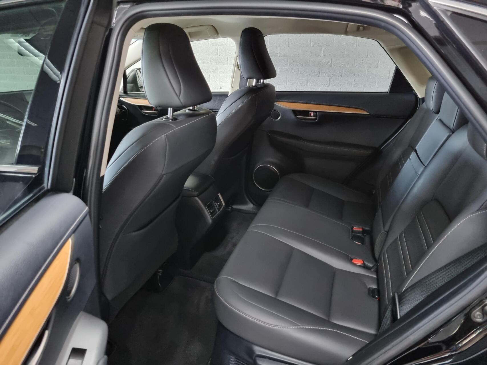 Foto van Lexus Lexus Nx300h
