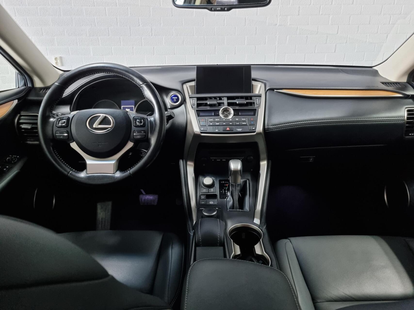Foto van Lexus Lexus Nx300h