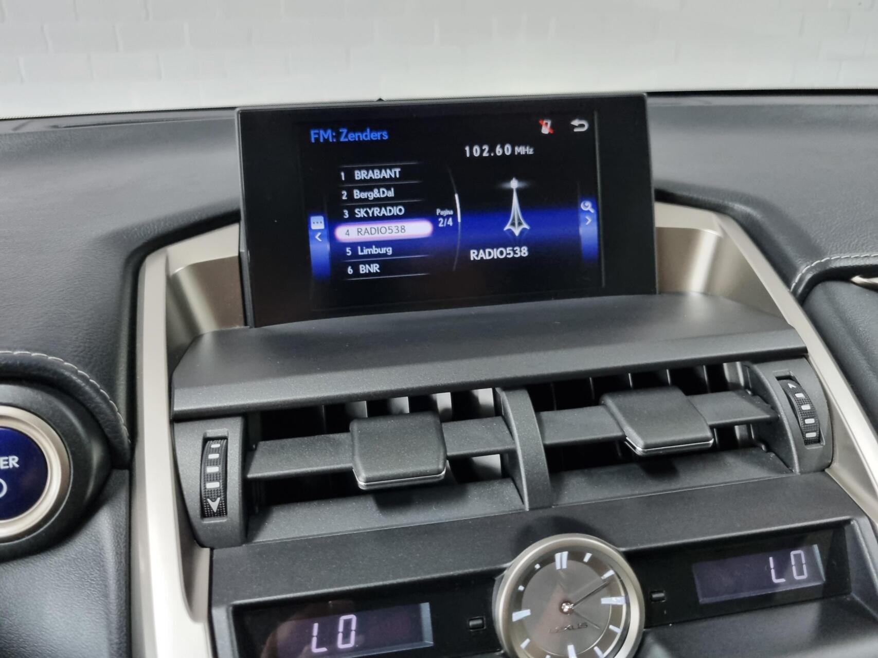 Foto van Lexus Lexus Nx300h