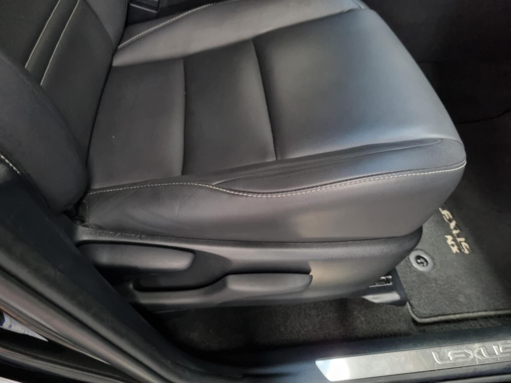 Foto van Lexus Lexus Nx300h