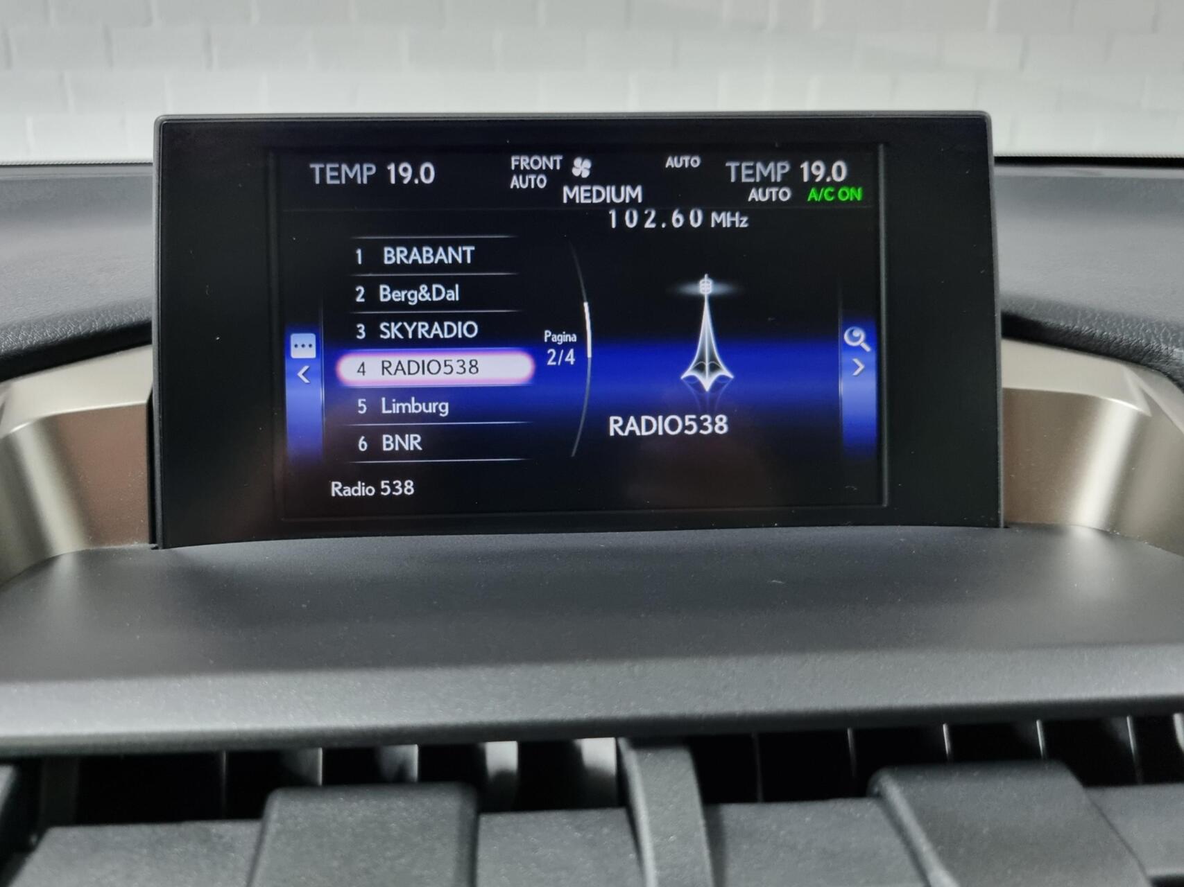 Foto van Lexus Lexus Nx300h