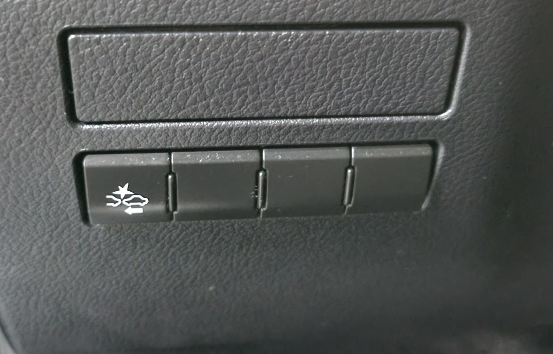 Foto van Lexus Lexus Nx300h
