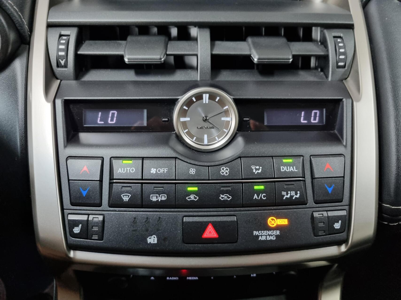 Foto van Lexus Lexus Nx300h