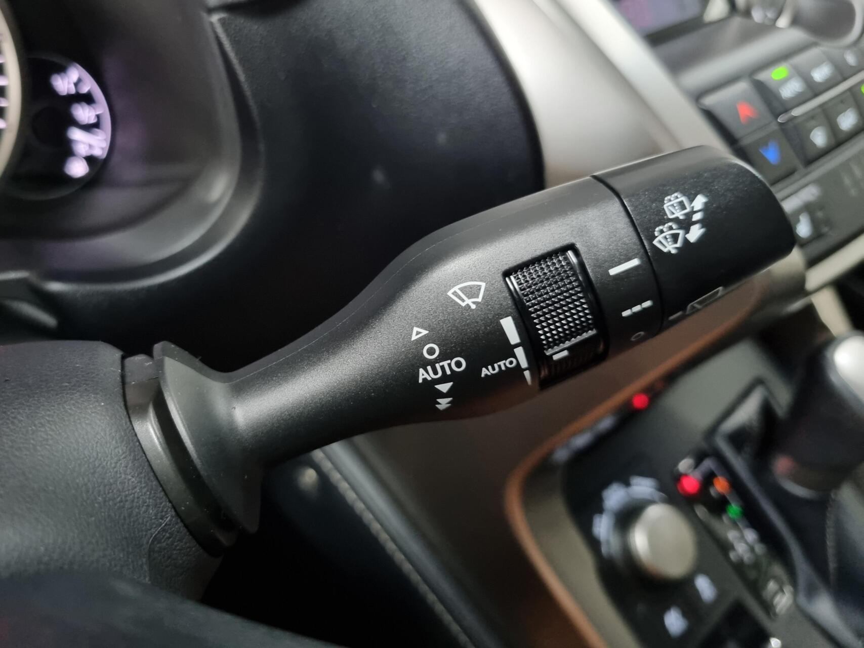 Foto van Lexus Lexus Nx300h