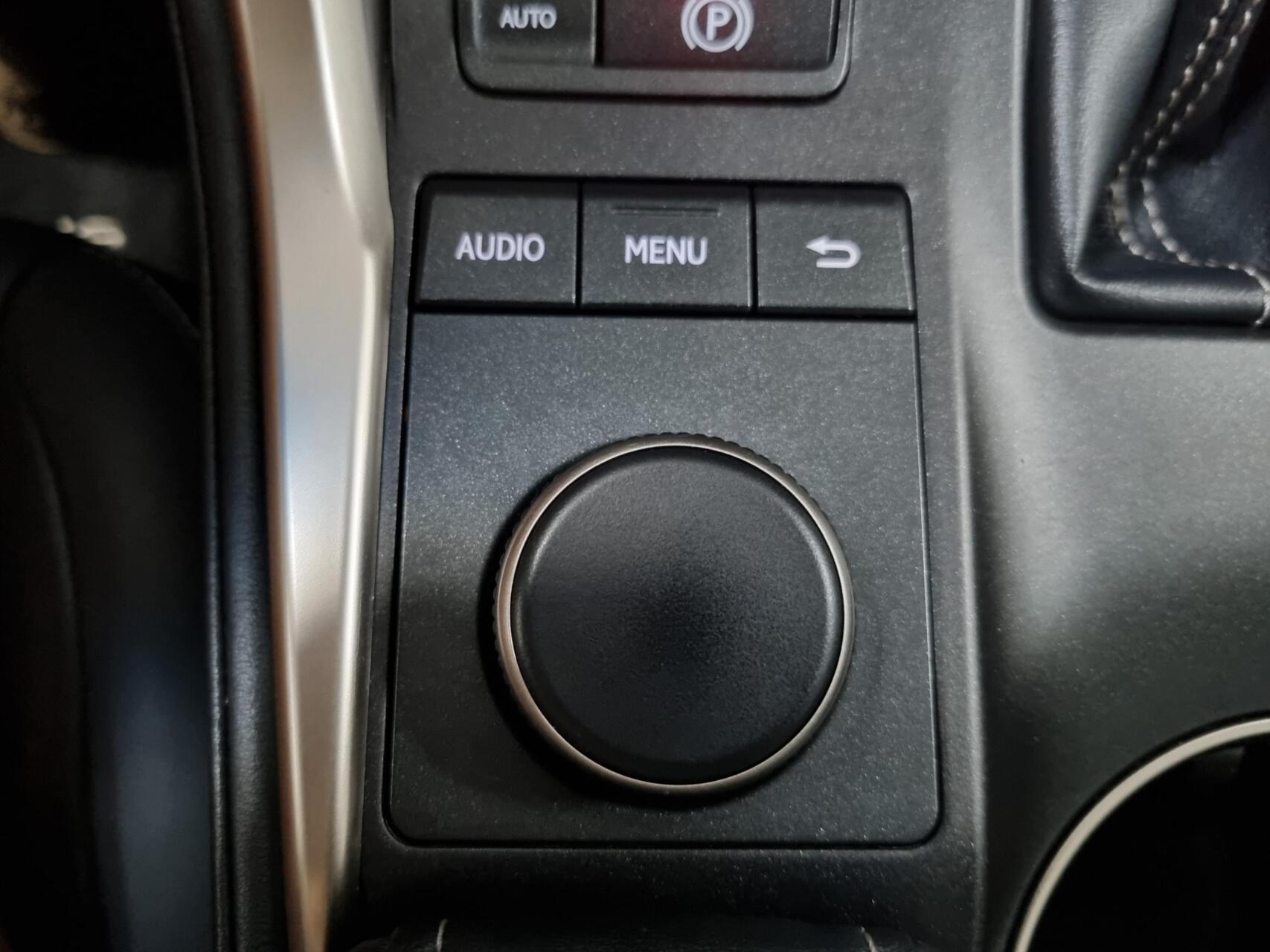 Foto van Lexus Lexus Nx300h