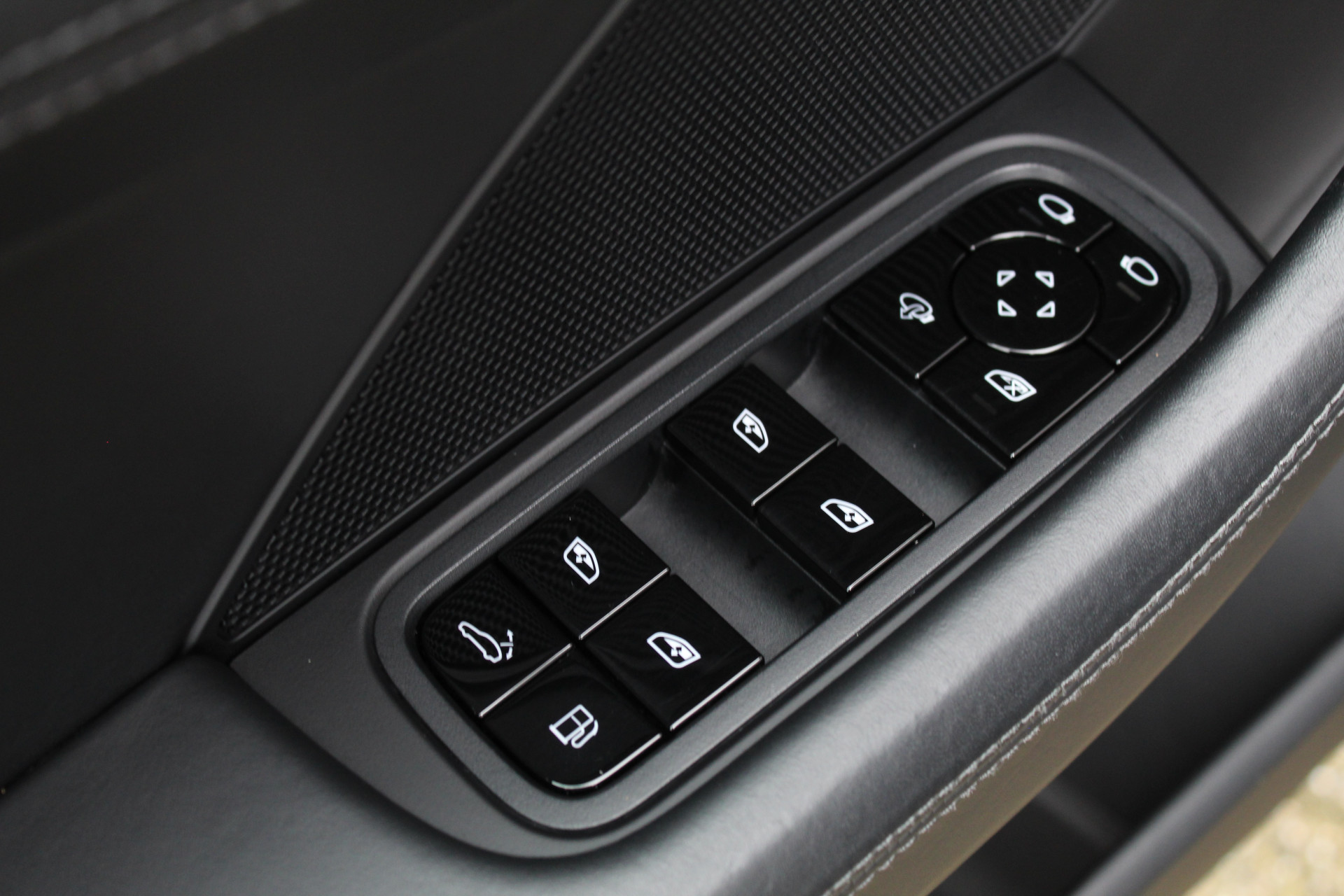 Foto van Porsche Panamera Turbo S E-hybrid