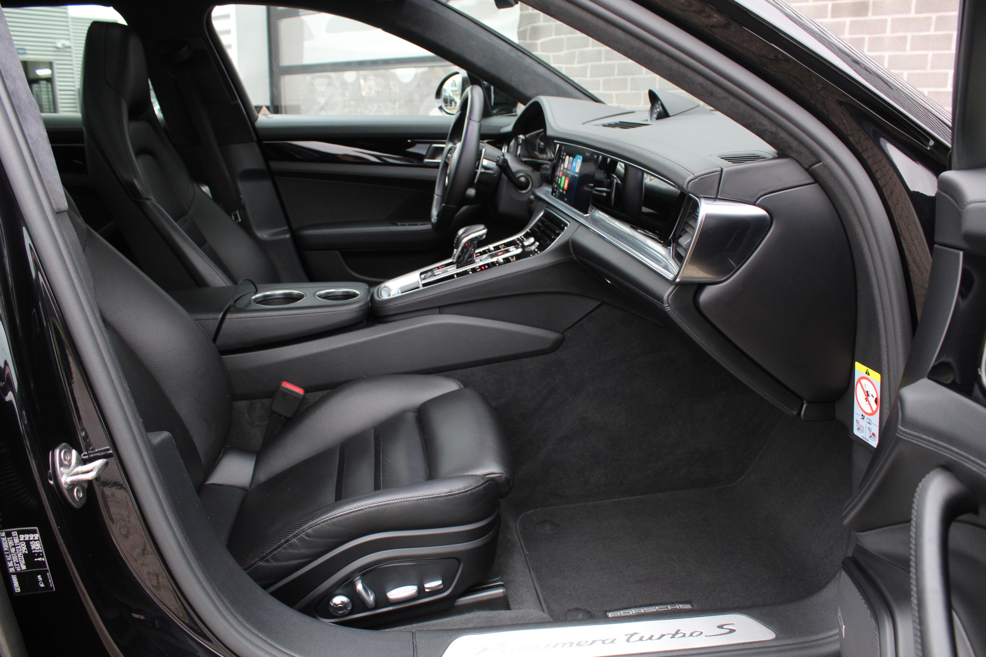 Foto van Porsche Panamera Turbo S E-hybrid