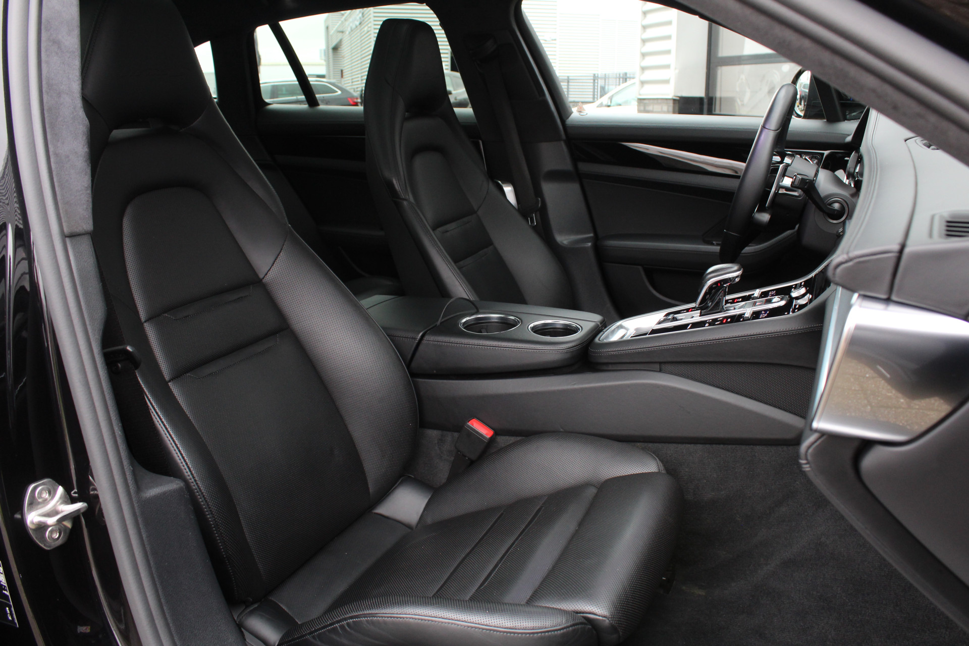 Foto van Porsche Panamera Turbo S E-hybrid