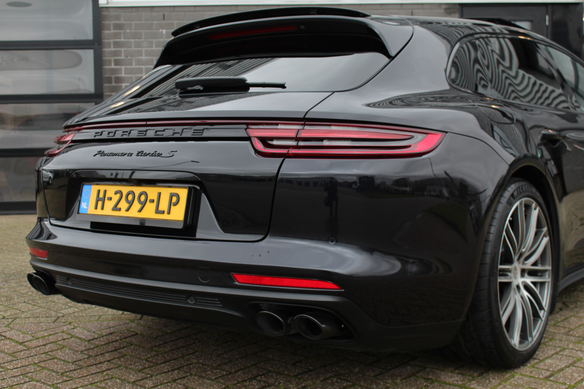 Foto van Porsche Panamera Turbo S E-hybrid