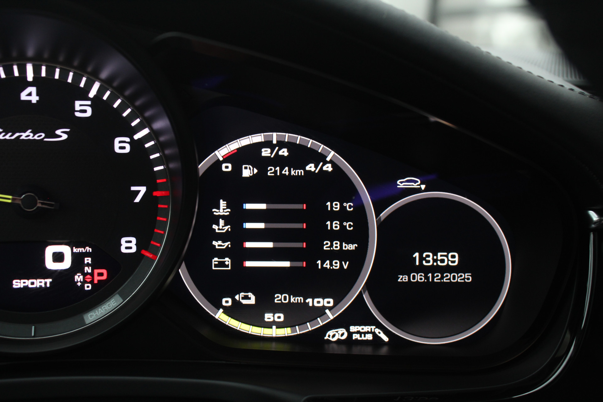 Foto van Porsche Panamera Turbo S E-hybrid