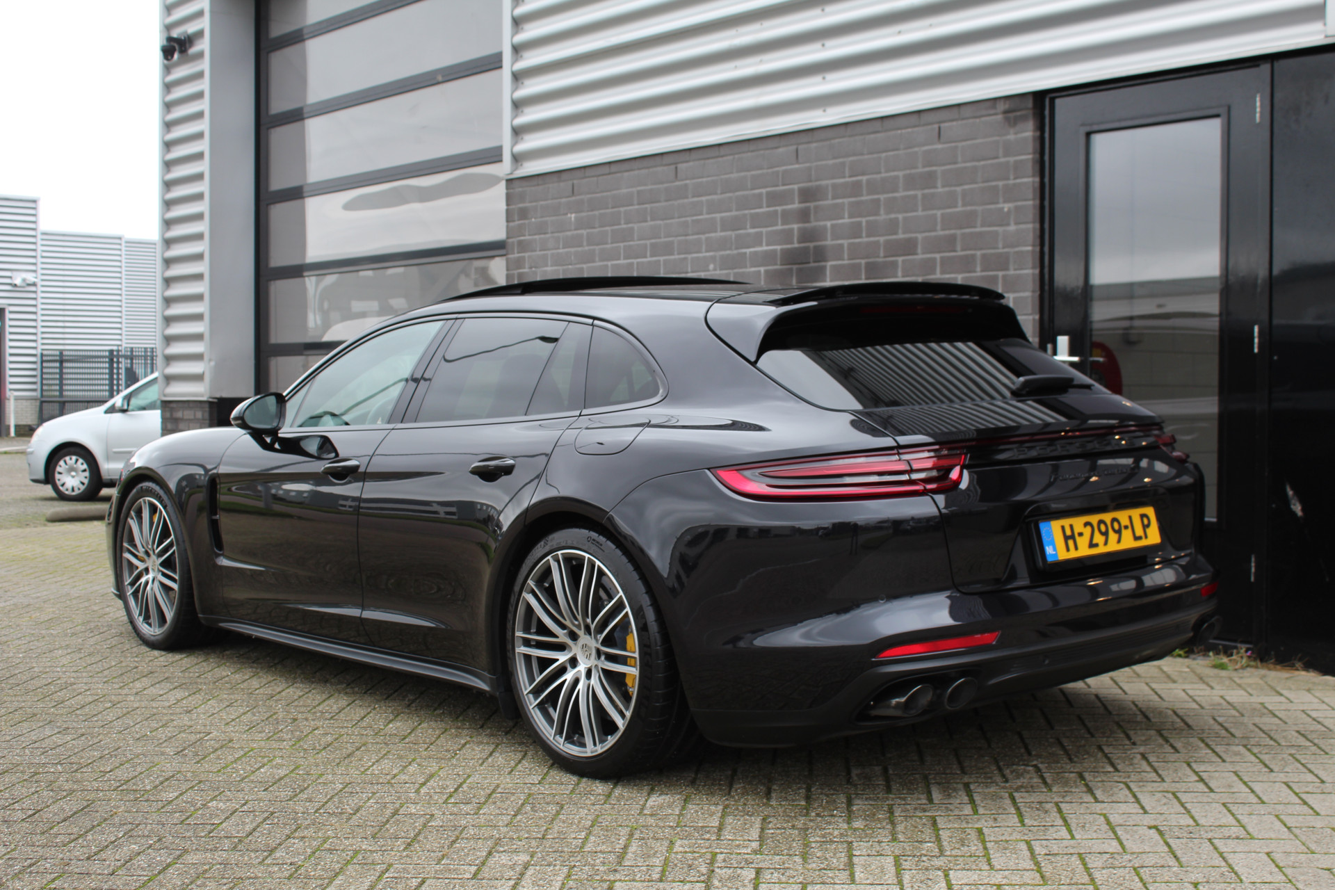 Foto van Porsche Panamera Turbo S E-hybrid