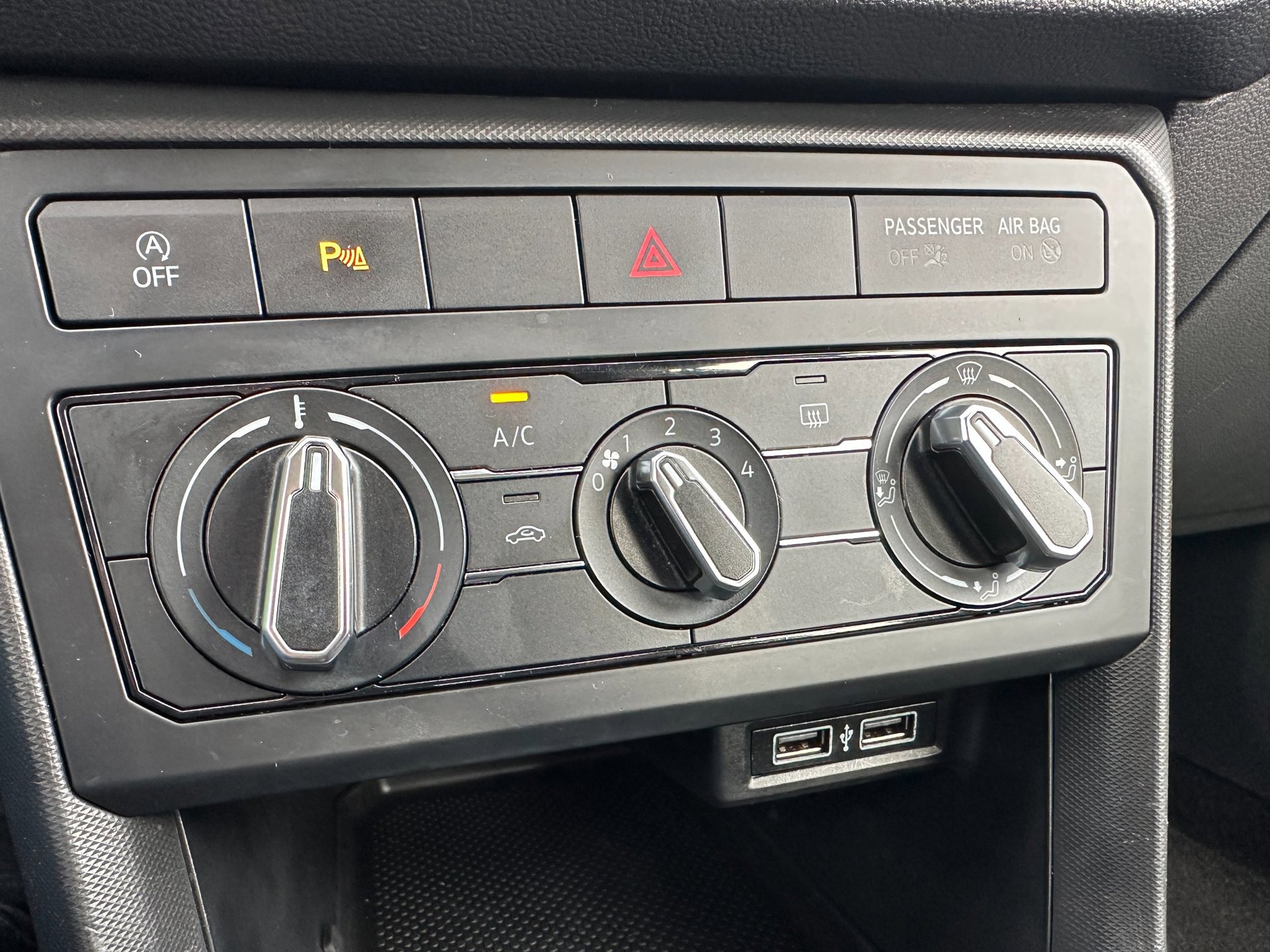 Foto van Volkswagen T-cross