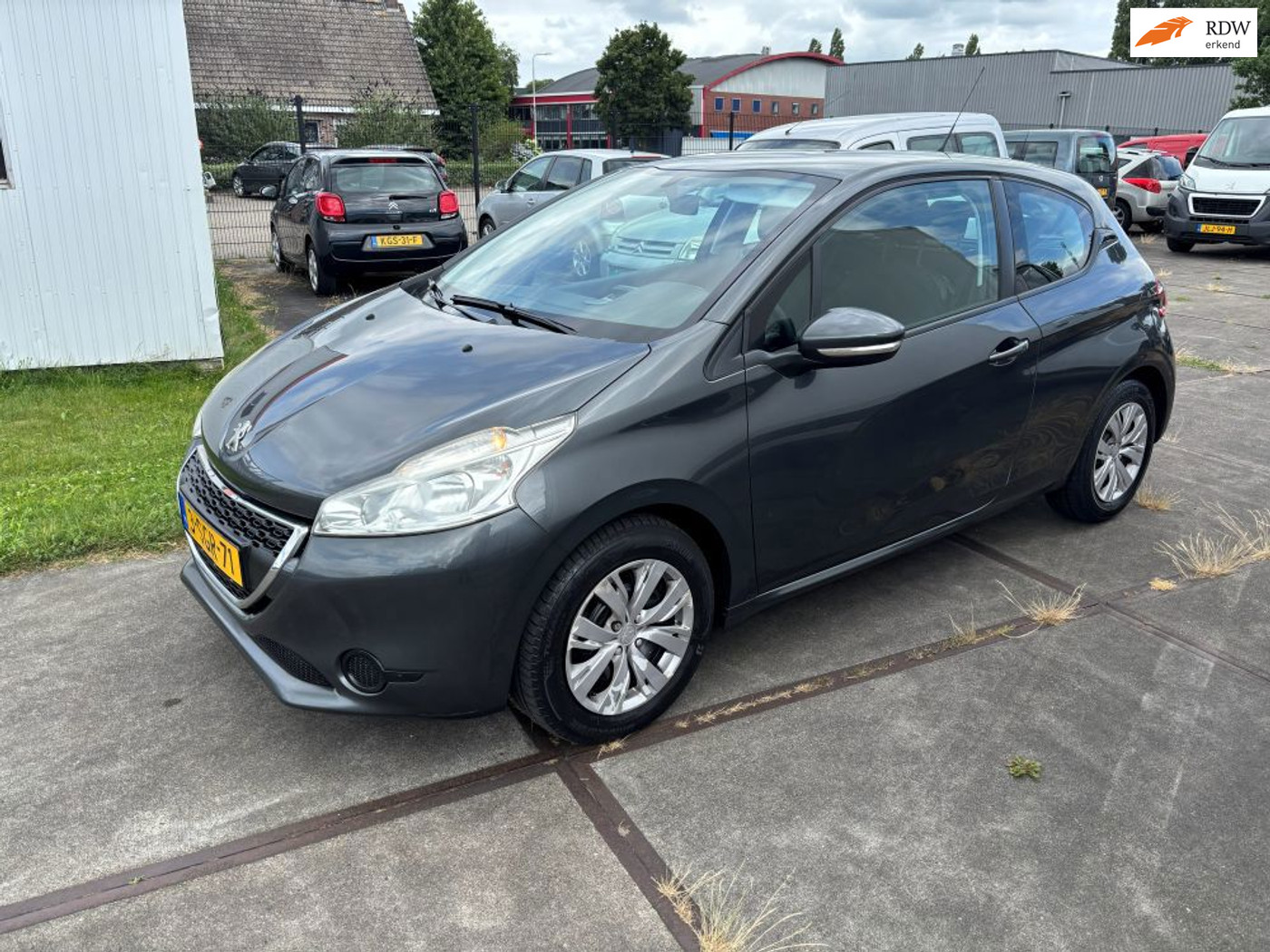 Peugeot 208 1.0 VTi Access 2013 - voorkant