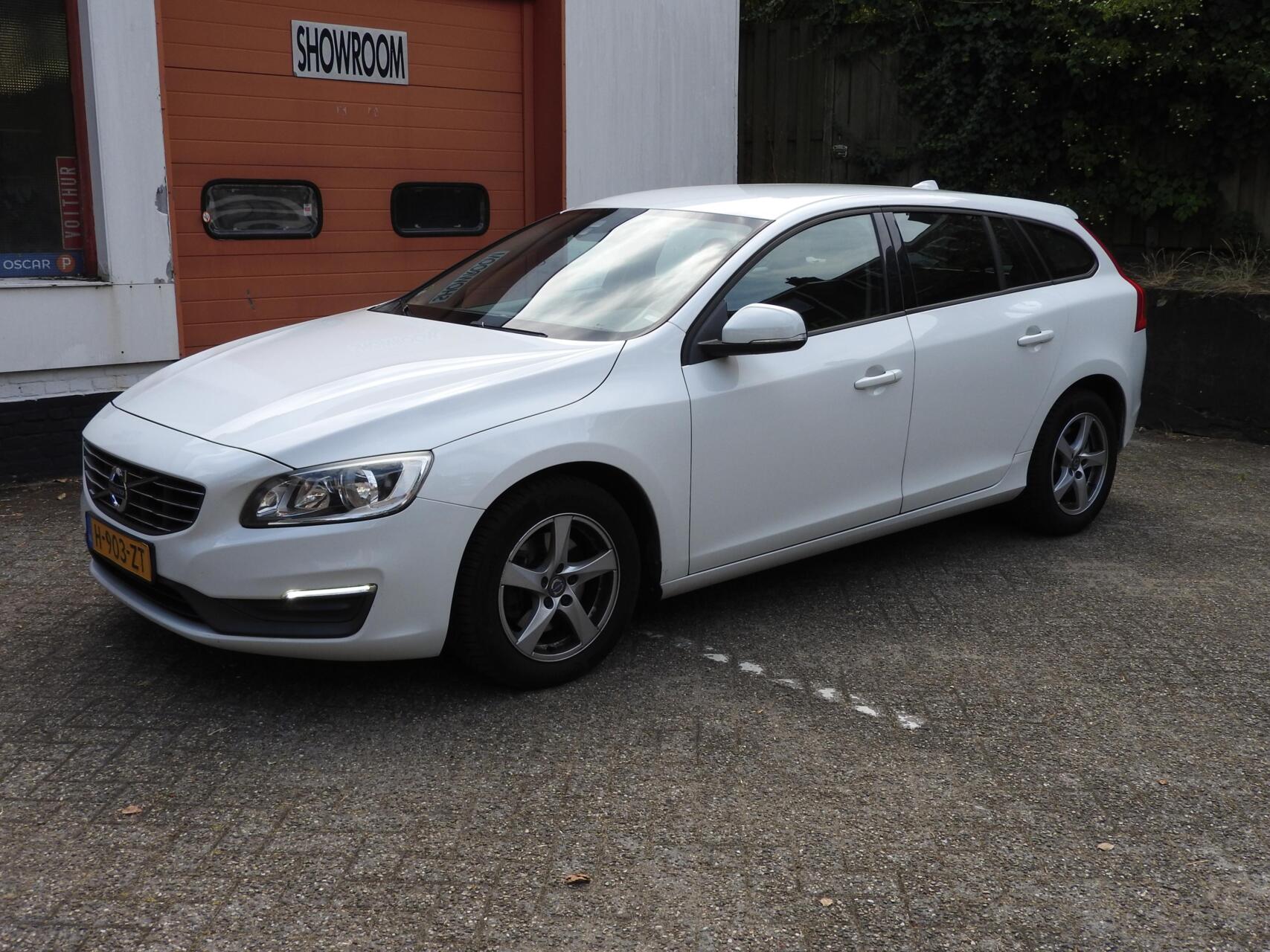 Volvo V60 2.0 D3 2015 - voorkant