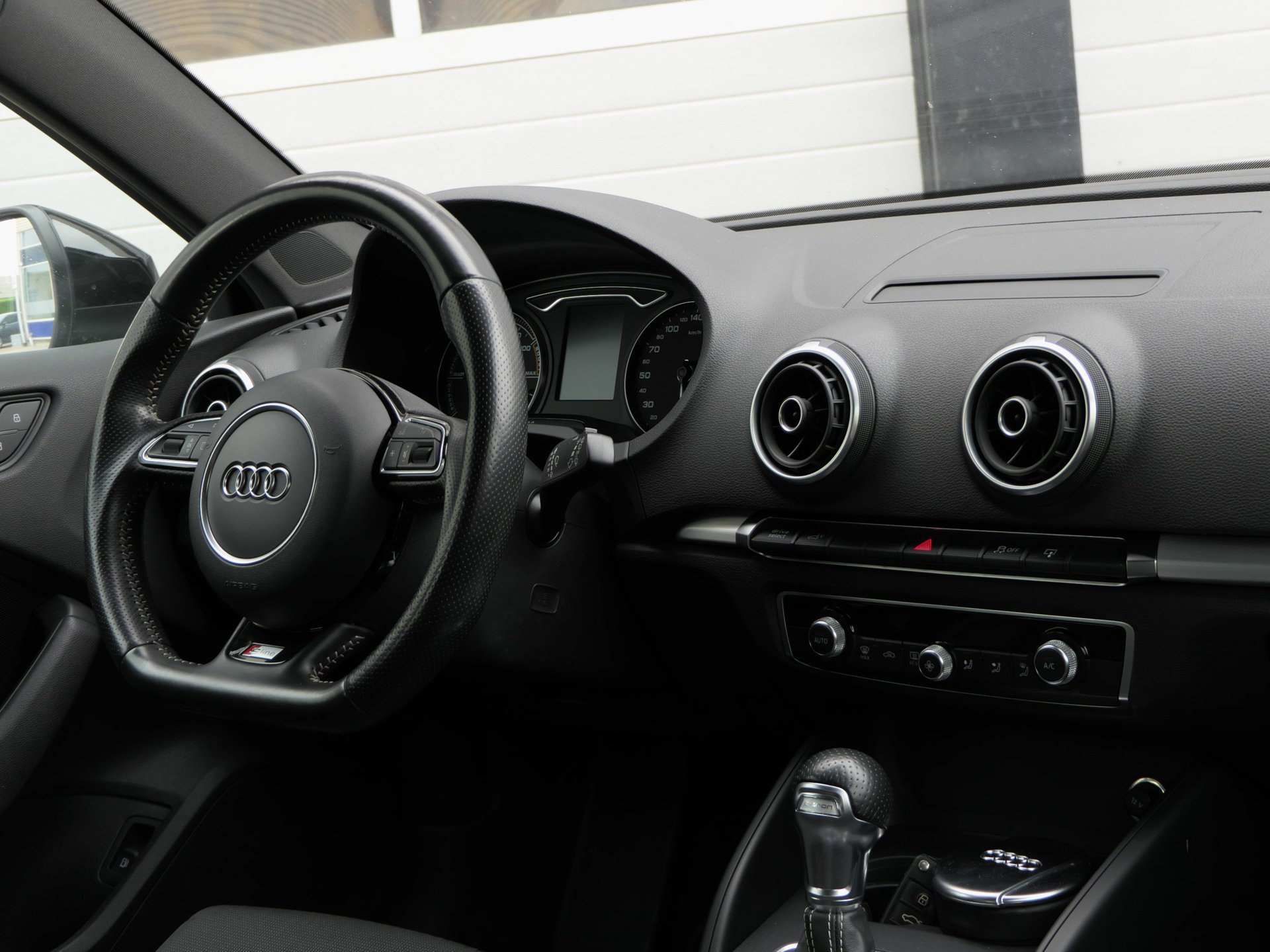 Foto van Audi A3 Sportback E-tron