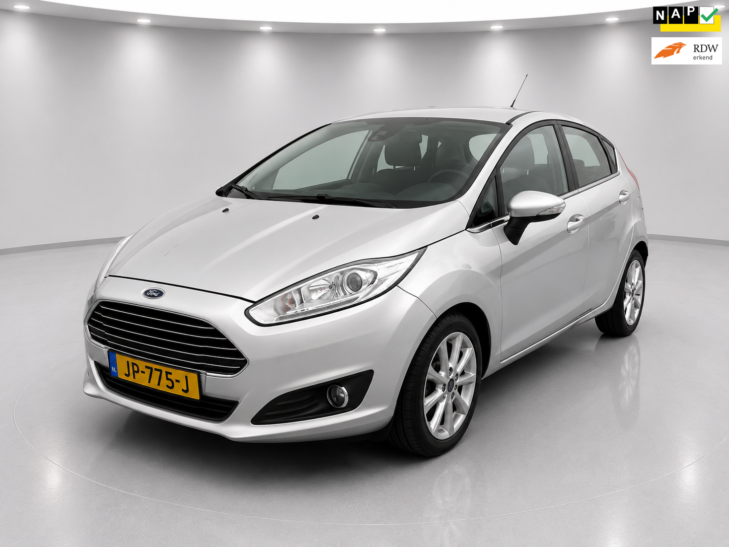Ford Fiesta 1.0 EcoBoost Titanium - Airco - PDC 2016 - voorkant