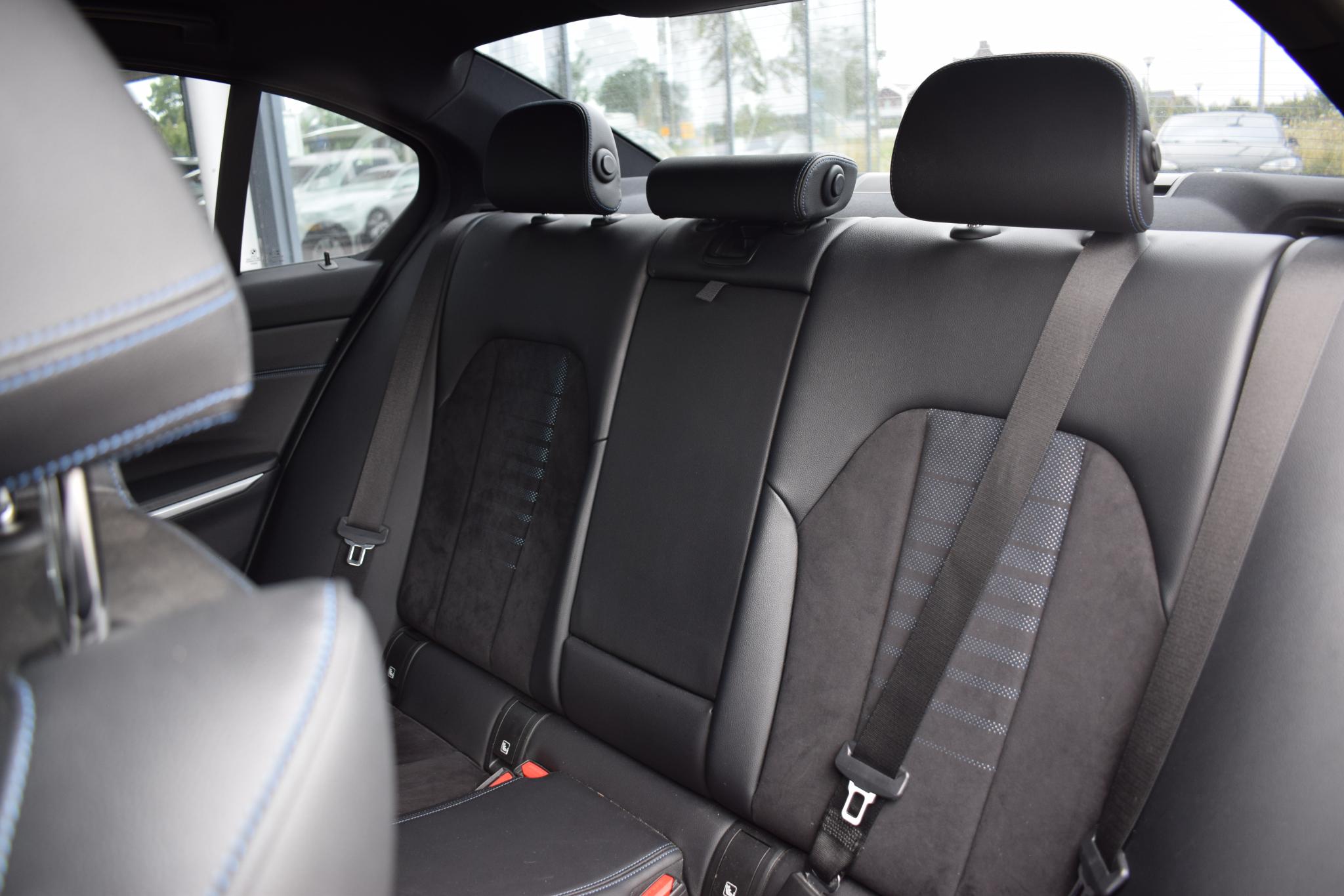 Foto van BMW 330i