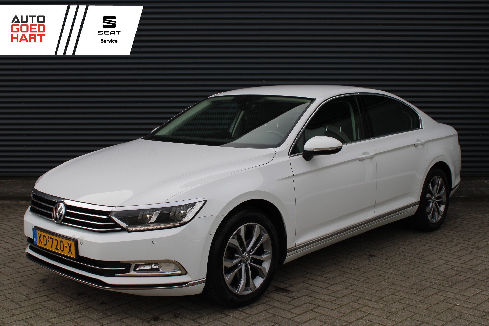 Volkswagen Passat 1.4 TSI ACT Highline Leer/Alcantara Full-Led camera Carplay 2016 - voorkant
