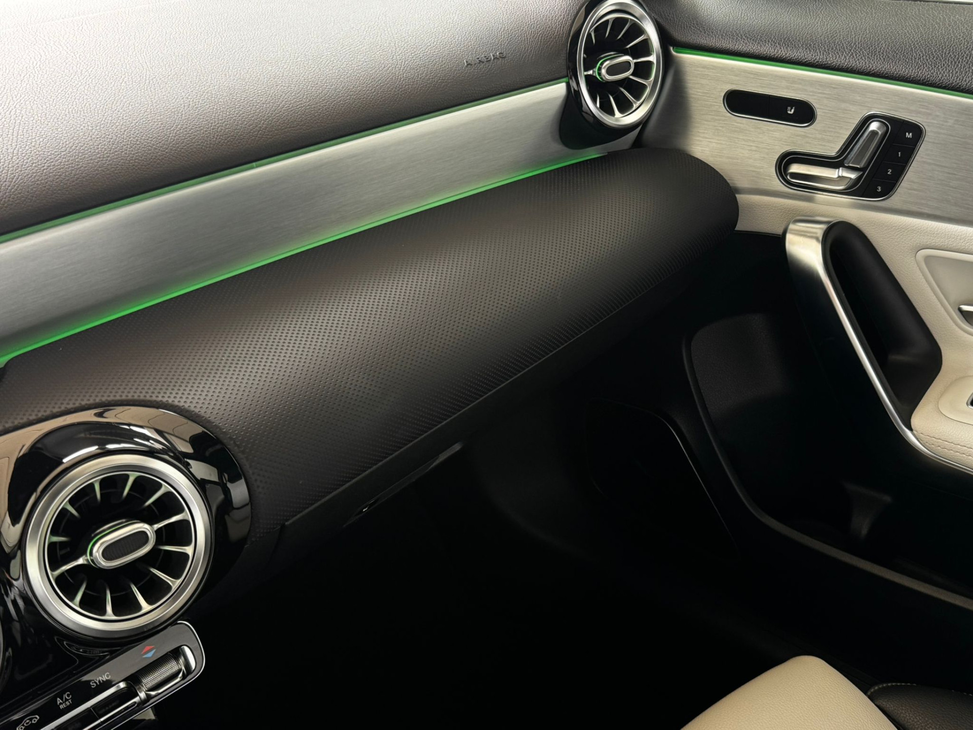 Foto van Mercedes-Benz A 200