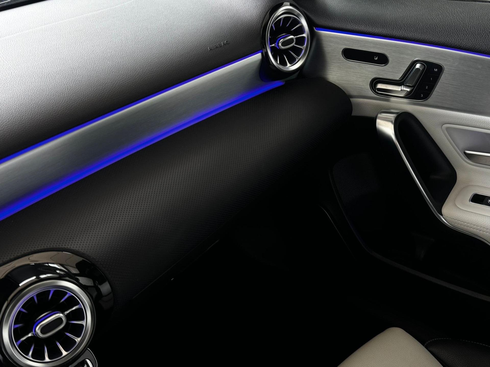 Foto van Mercedes-Benz A 200