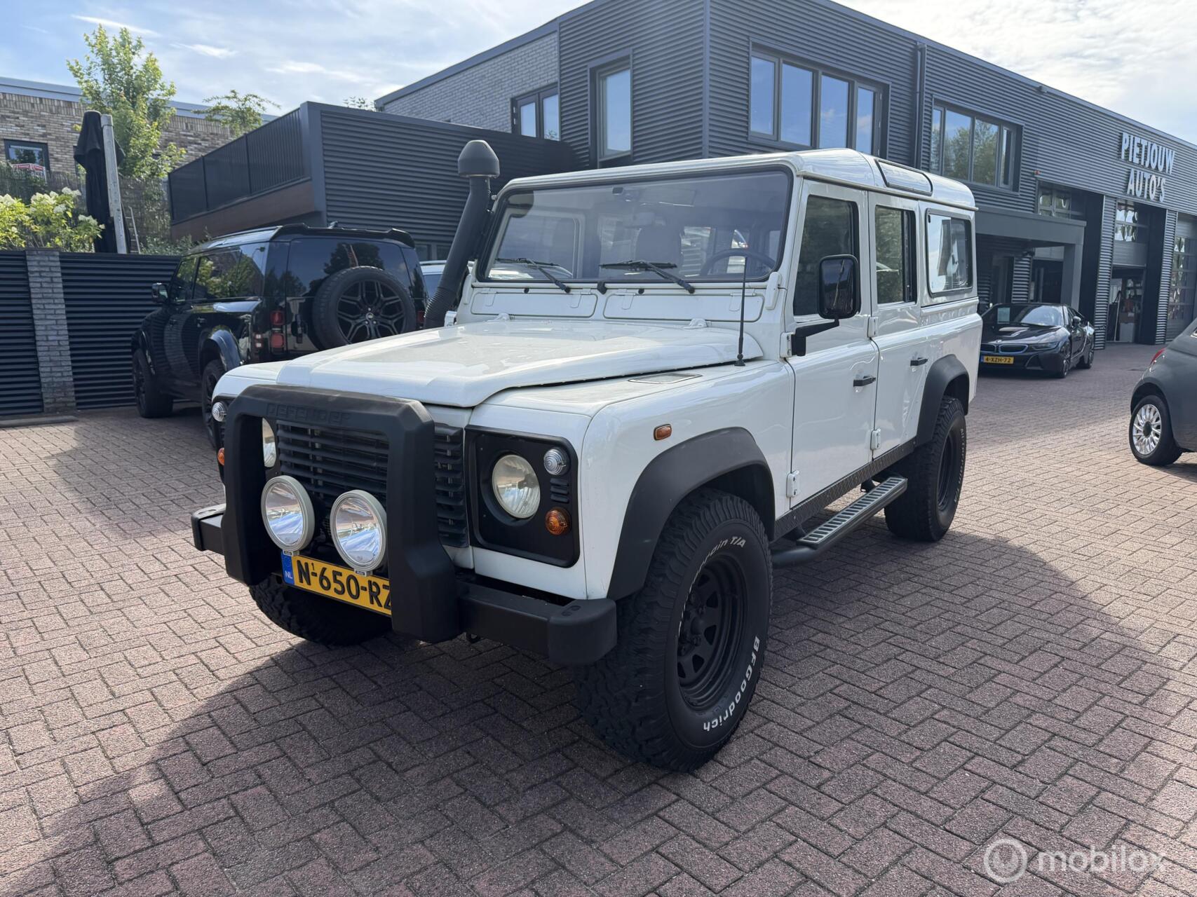 Land Rover Defender 2.5 TD5 110 DC E Sidebars Airco Stand verw 2006 - voorkant