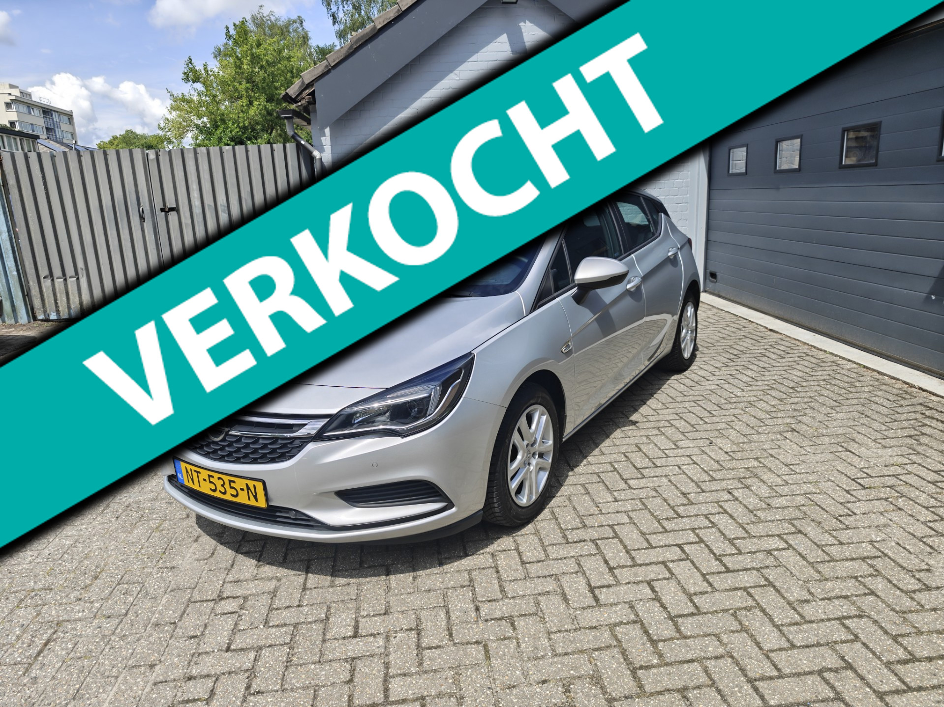 Opel Astra 1.0 Online Edition,Airco,Cruise control,Navi,Parkeersensoren,Achteruitrijcamera, 2017 - voorkant