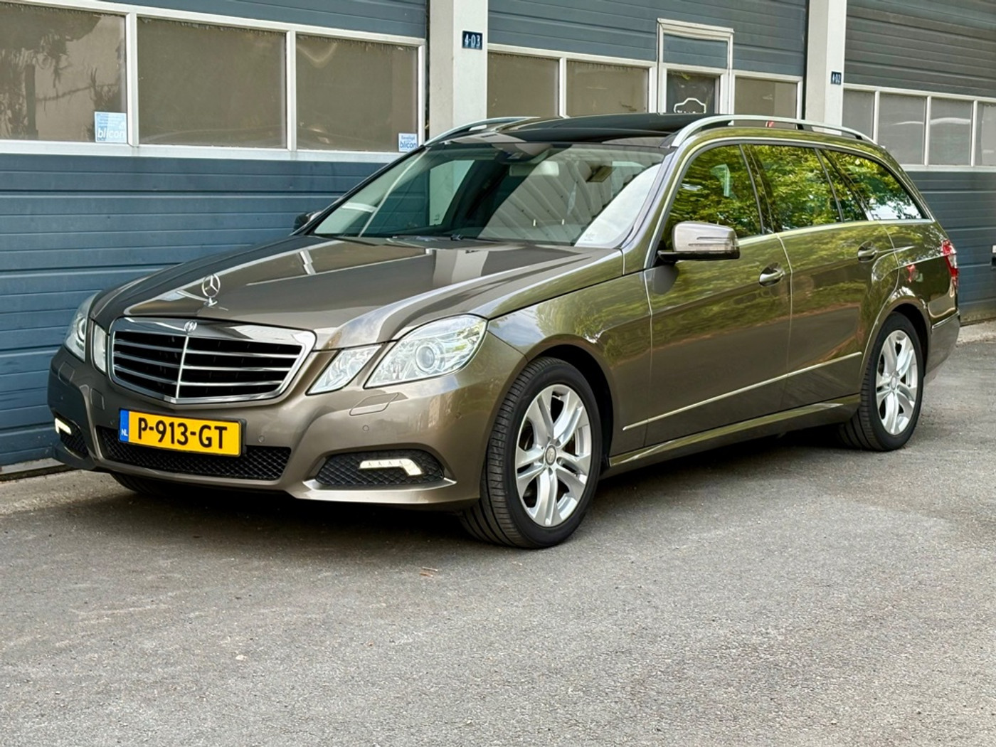 Mercedes-Benz E 200 Cgi 200 CGI Business Class Avantgarde 2010 - voorkant