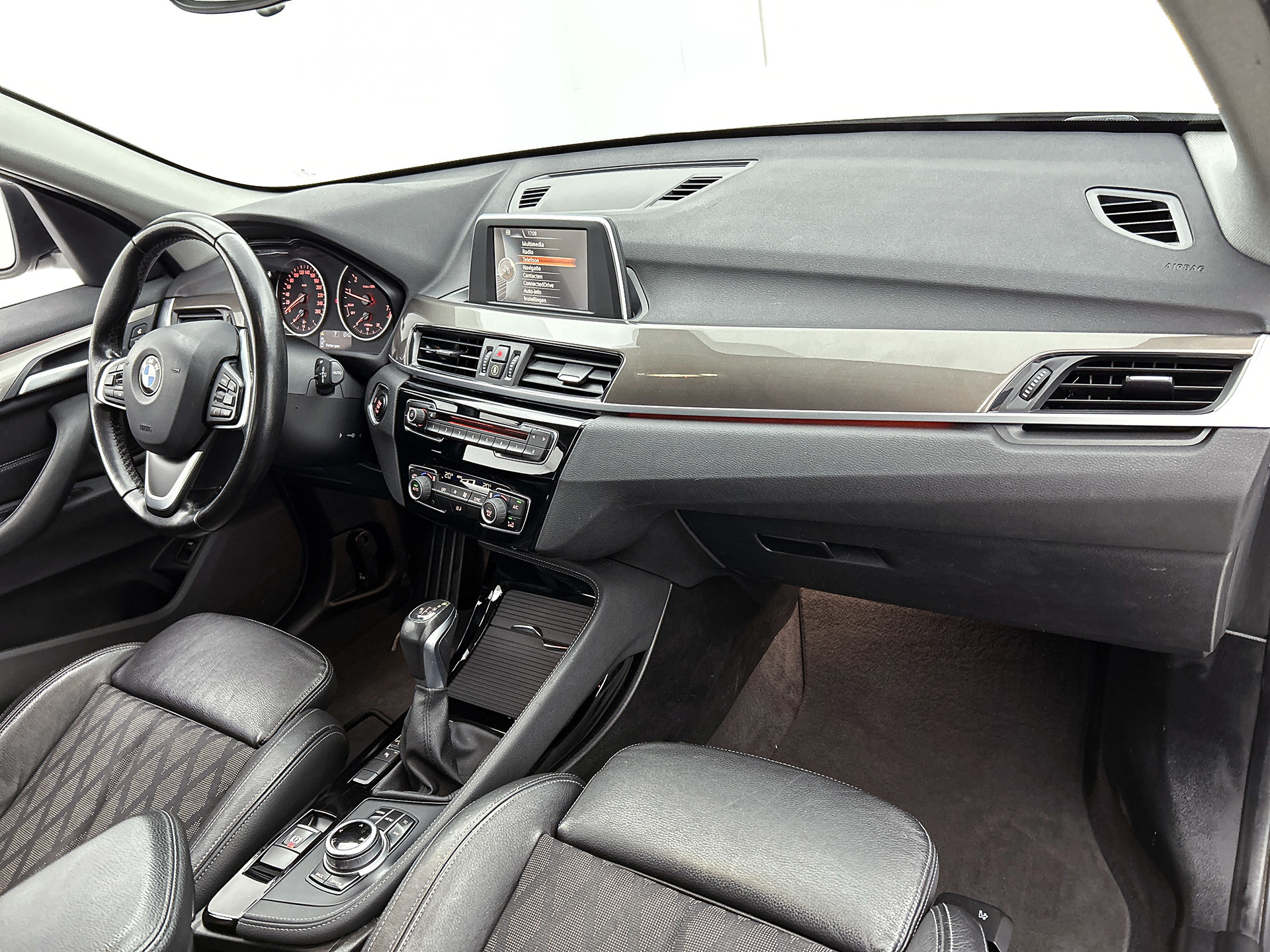 Foto van BMW X1 Sdrive20i