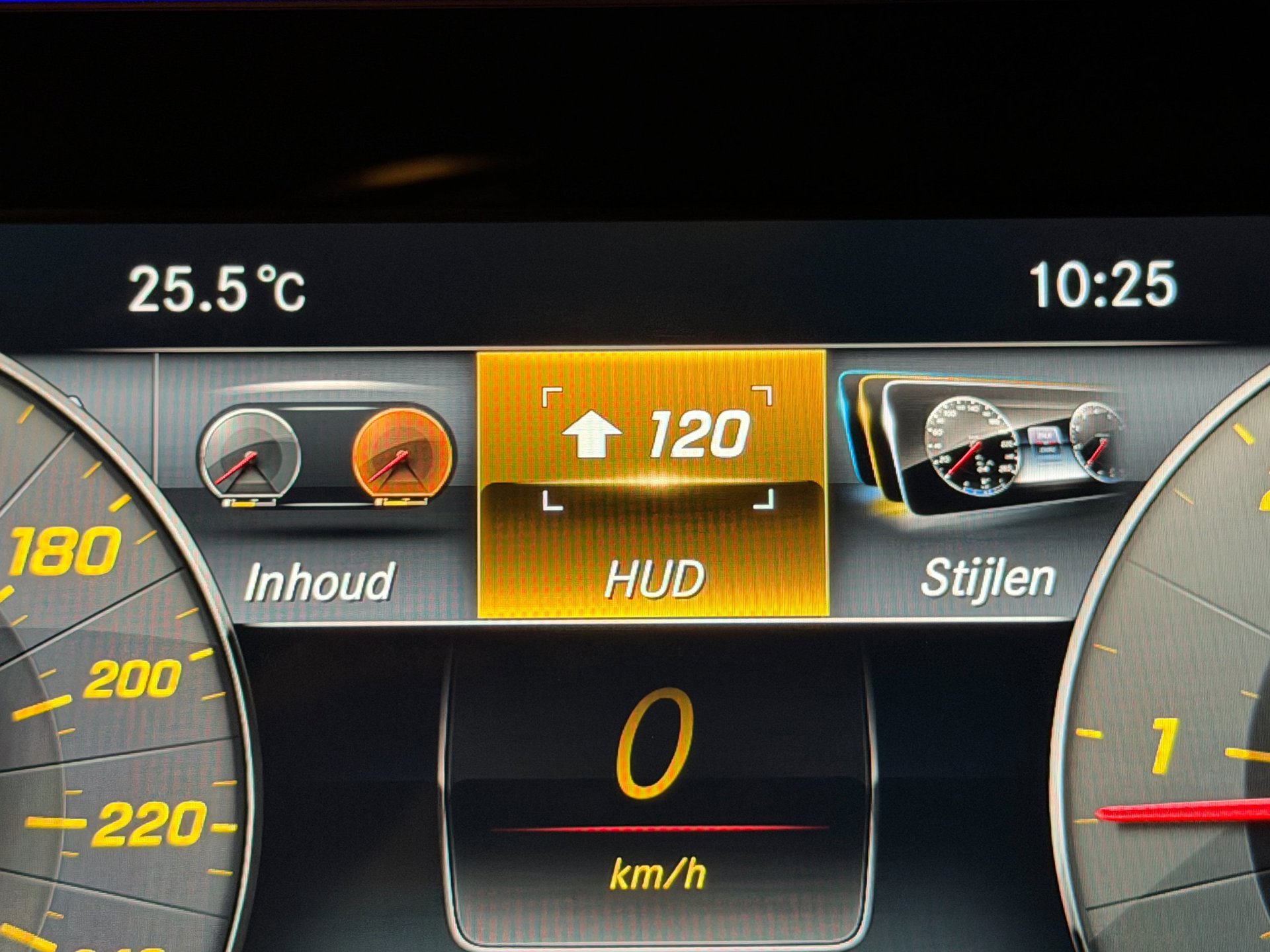 Foto van Mercedes-Benz E 220 D