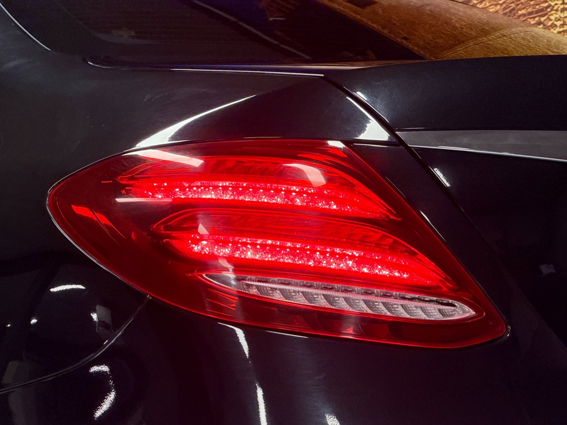 Foto van Mercedes-Benz E 220 D