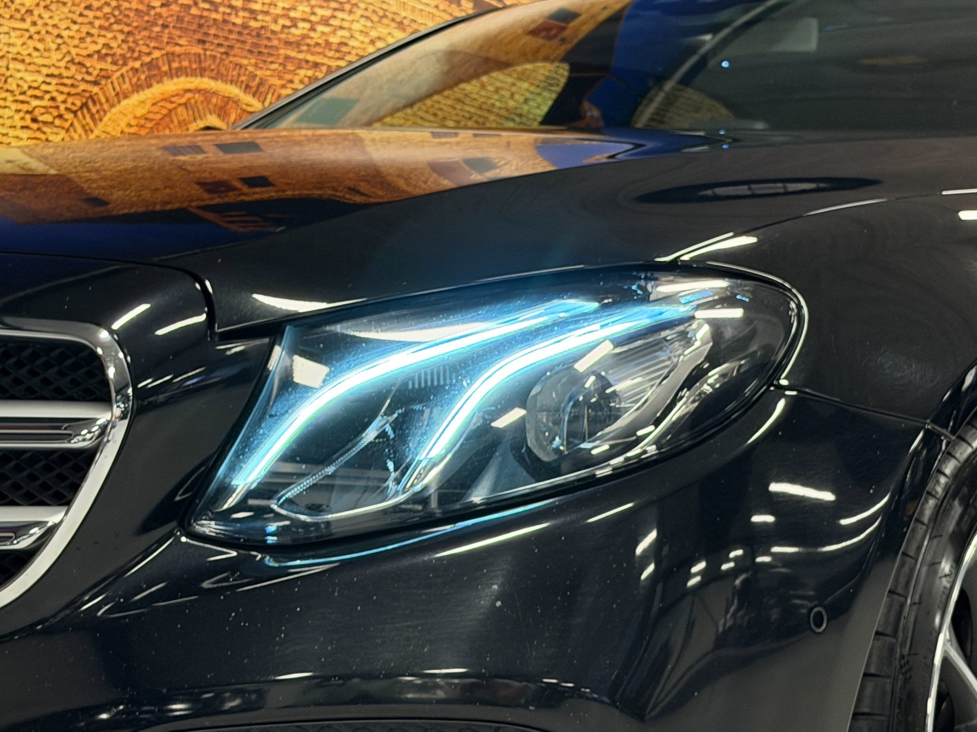 Foto van Mercedes-Benz E 220 D