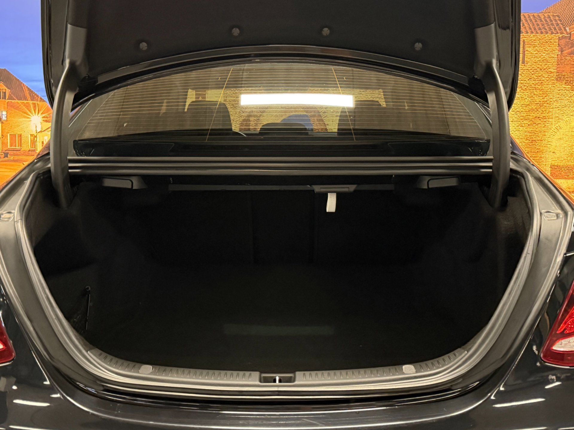 Foto van Mercedes-Benz E 220 D