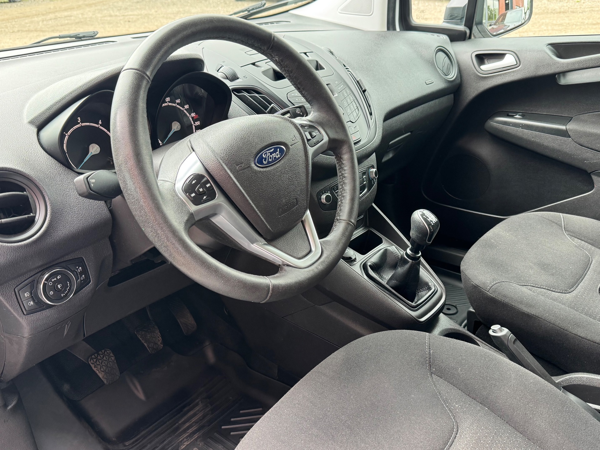 Foto van Ford Transit Courier