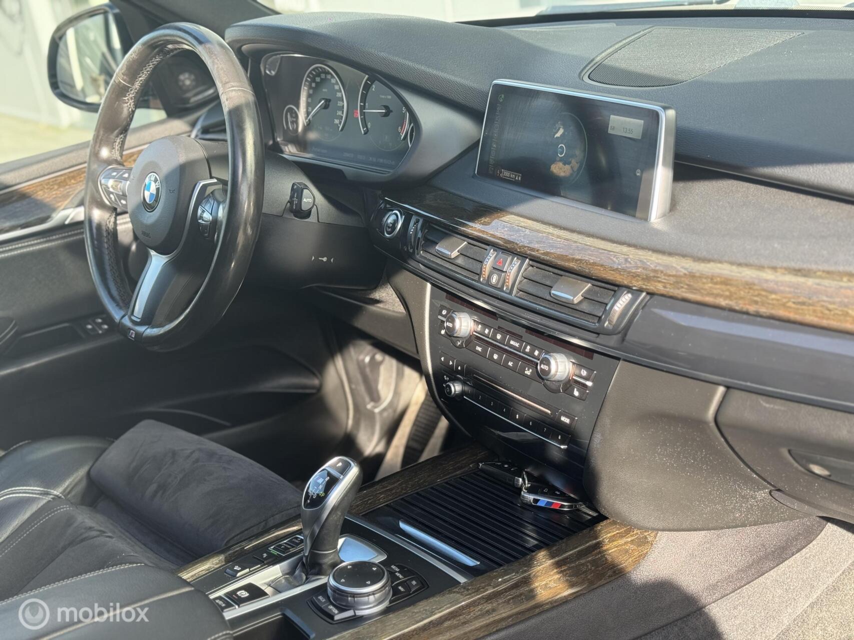 Foto van BMW X5 M50d