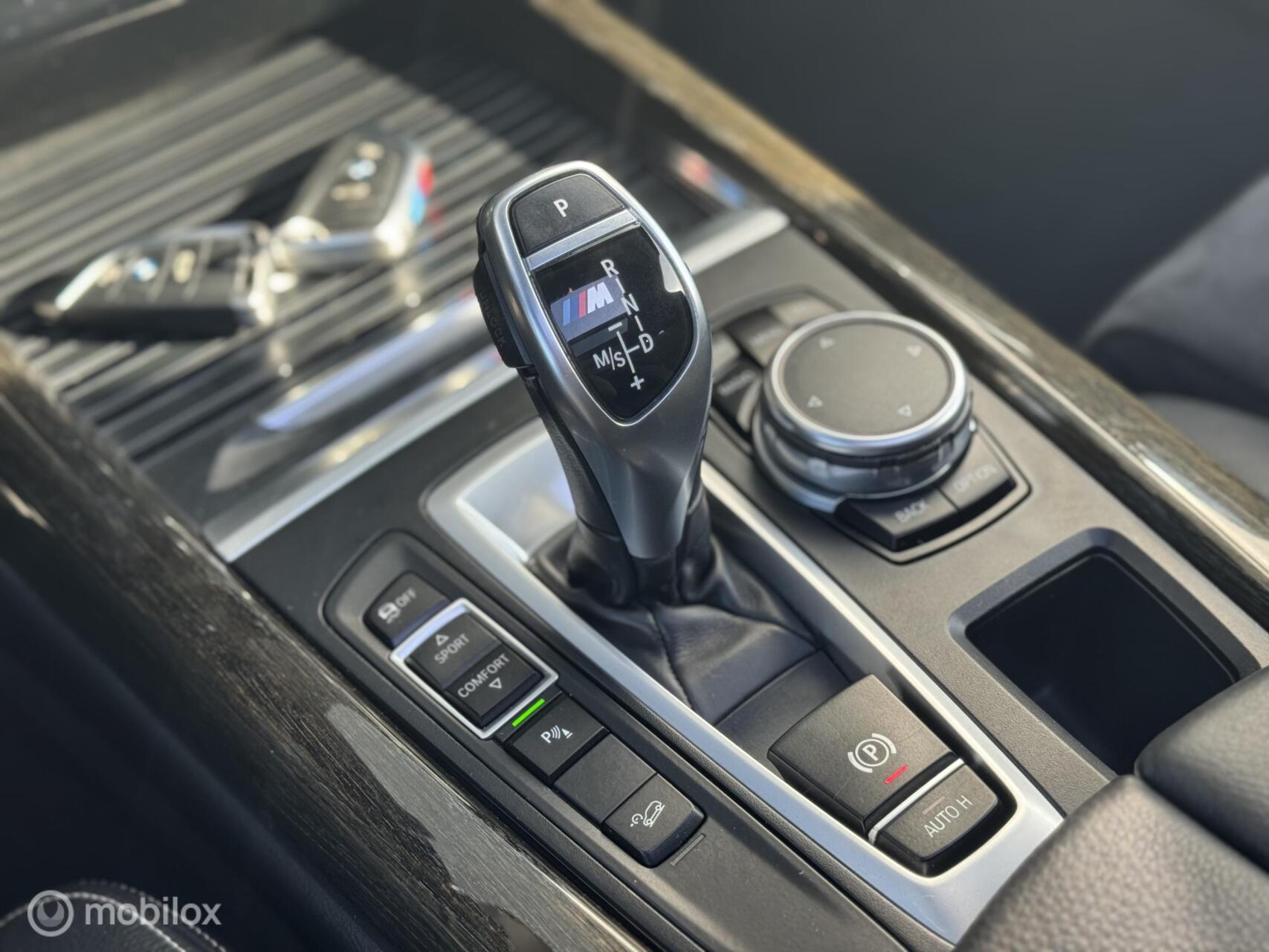 Foto van BMW X5 M50d