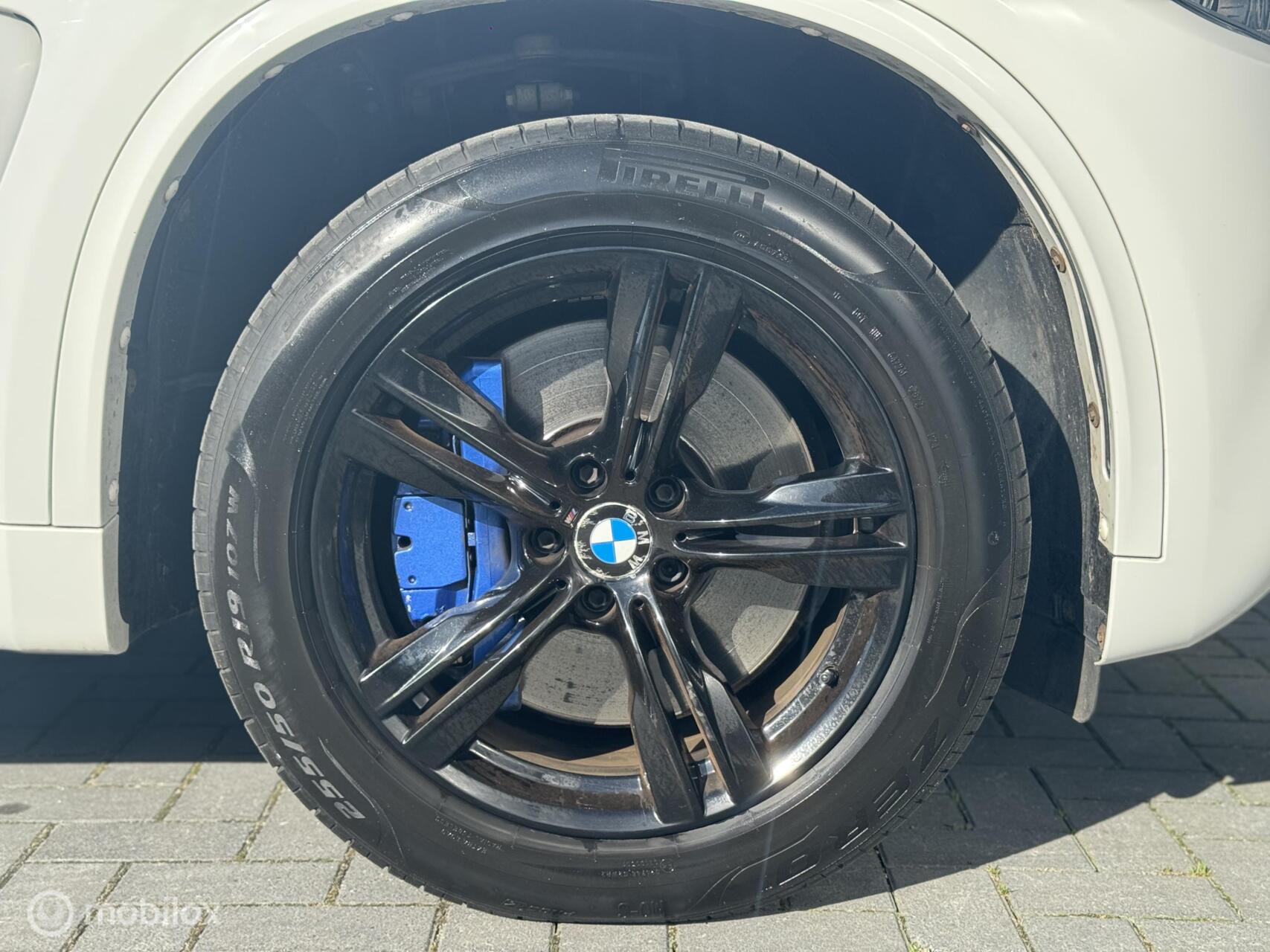 Foto van BMW X5 M50d