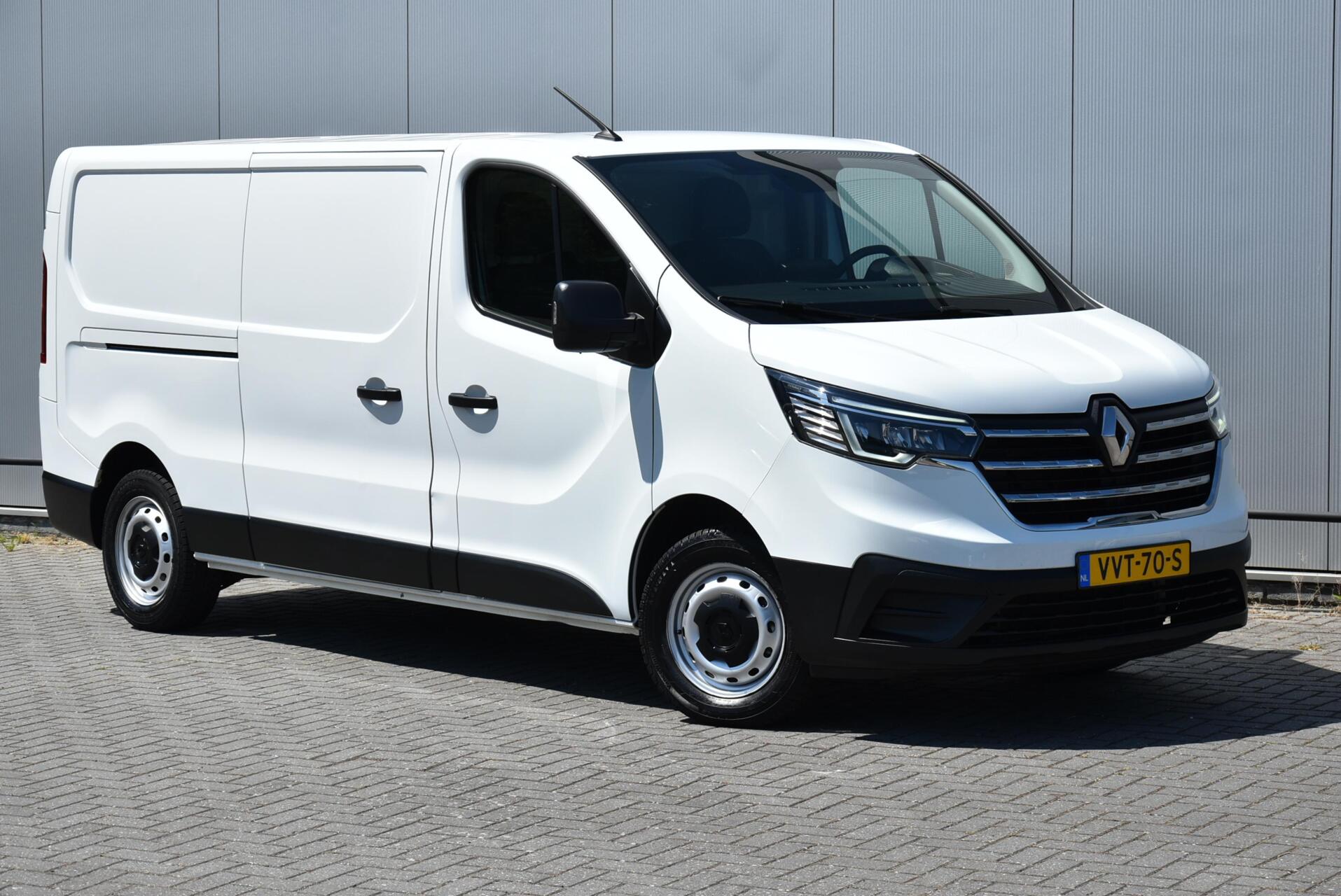 Renault Trafic 2.0 dCi 130 T30 L2H1 Business 2023 - voorkant
