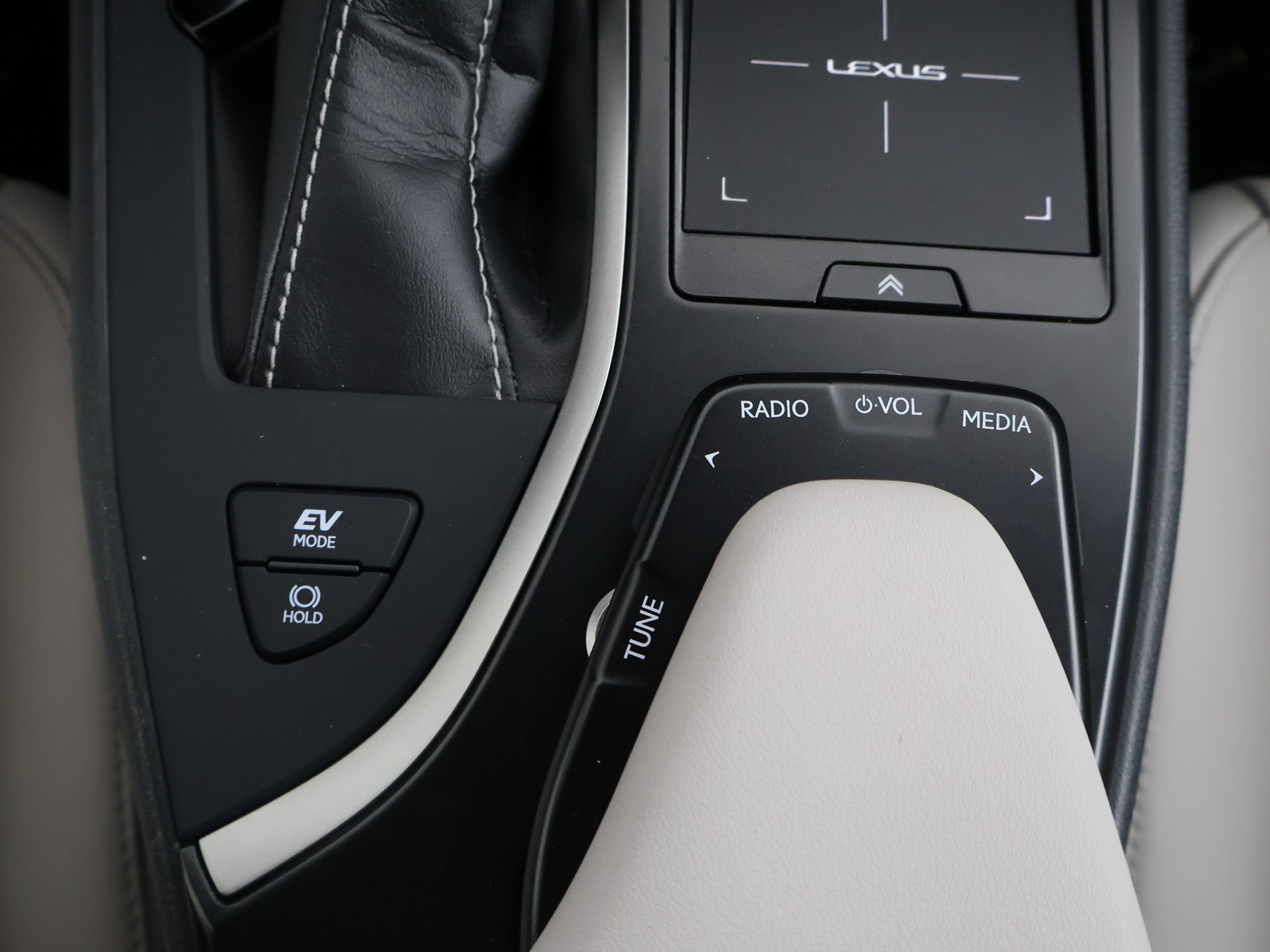 Foto van Lexus Lexus Ux250h