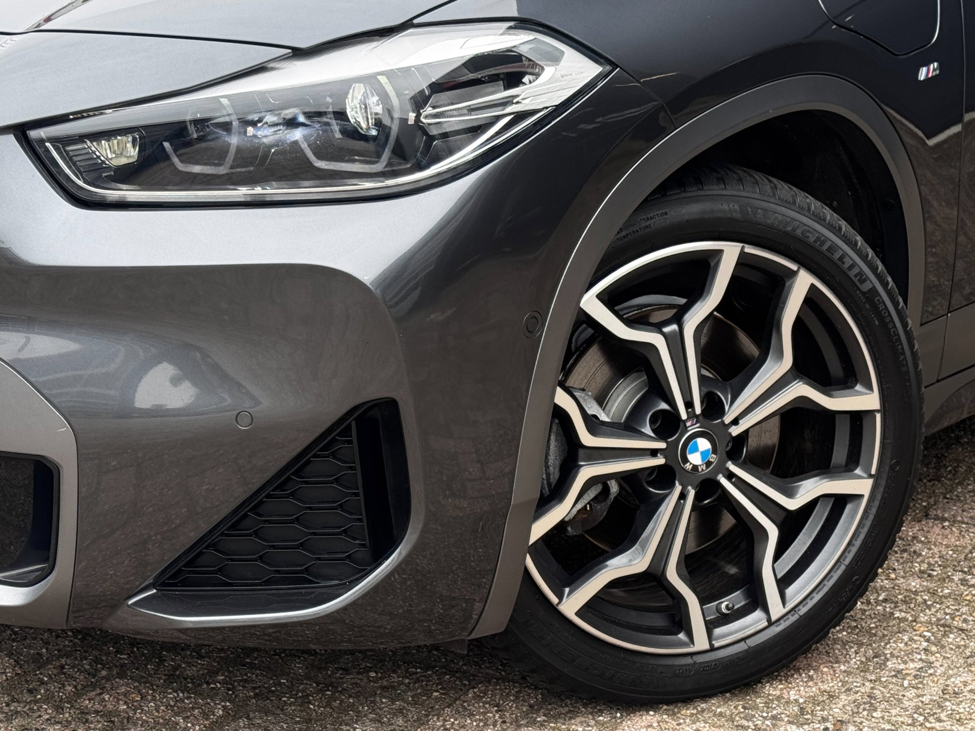 Foto van BMW X2 Xdrive25e