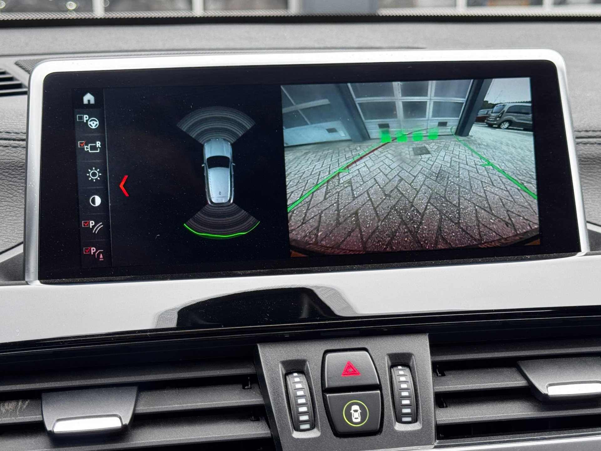 Foto van BMW X2 Xdrive25e