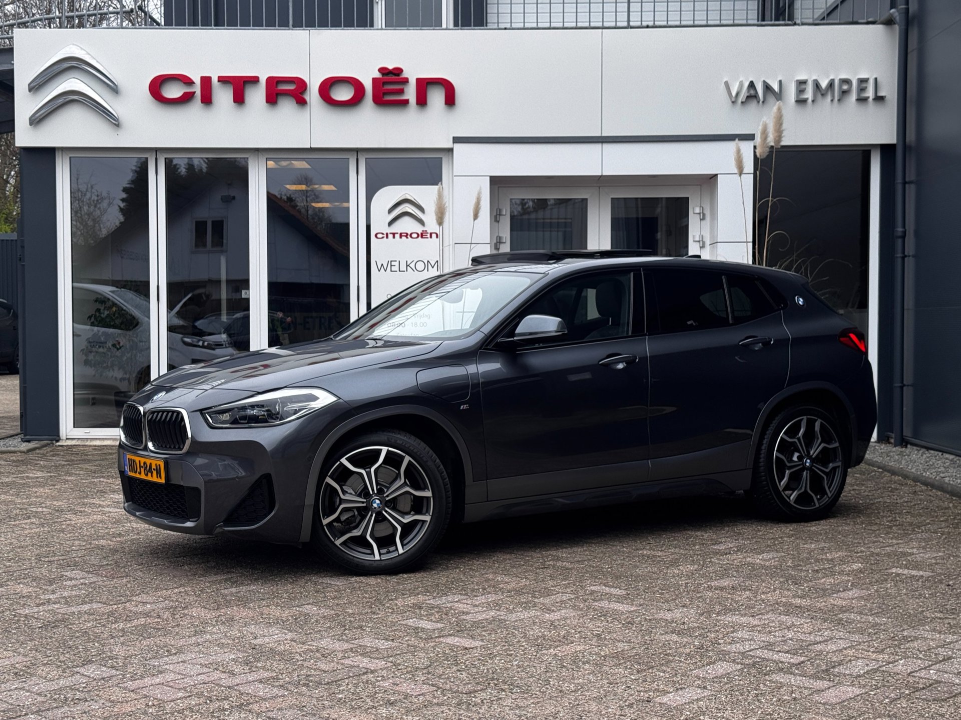 Foto van BMW X2 Xdrive25e