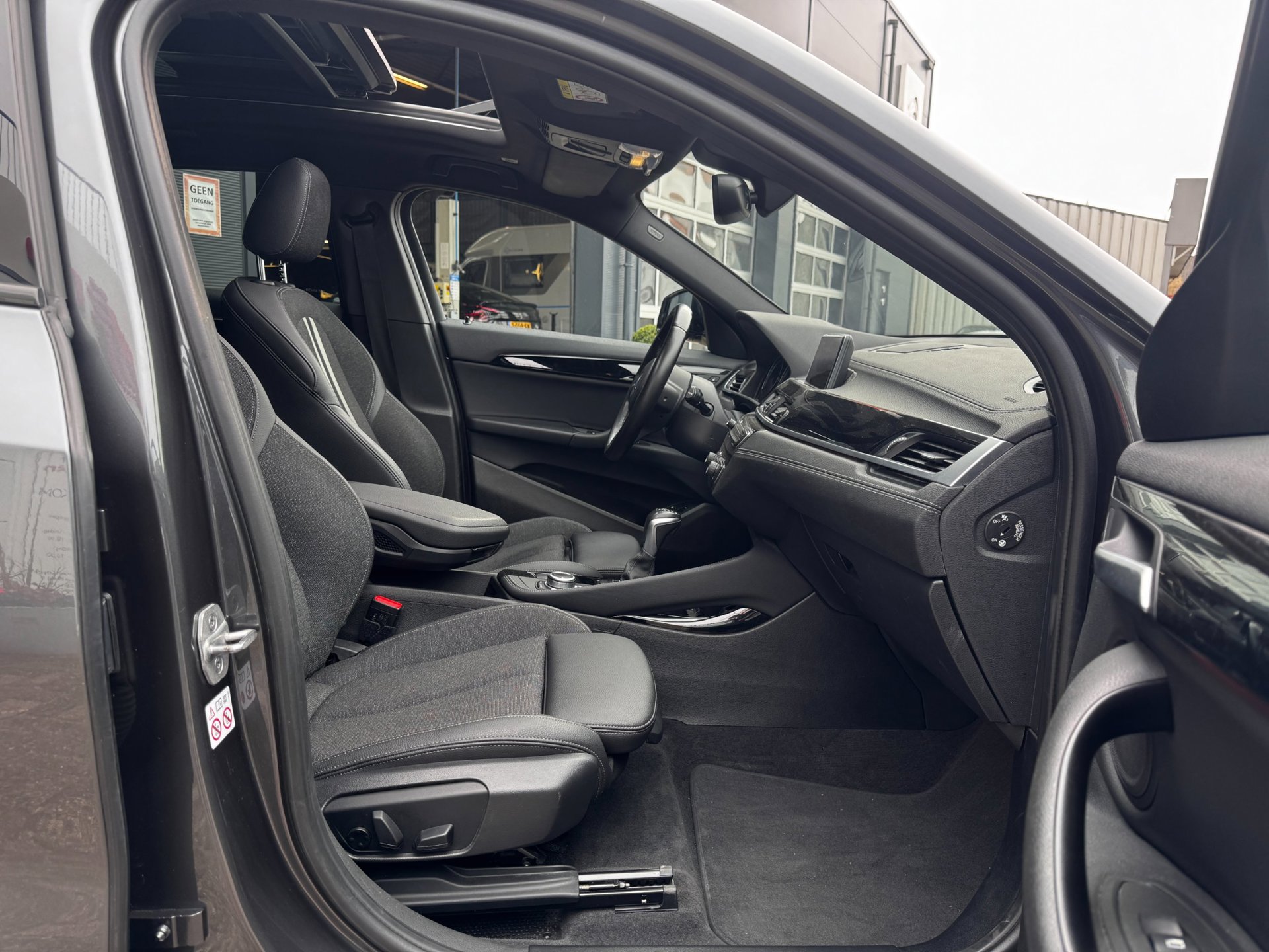 Foto van BMW X2 Xdrive25e