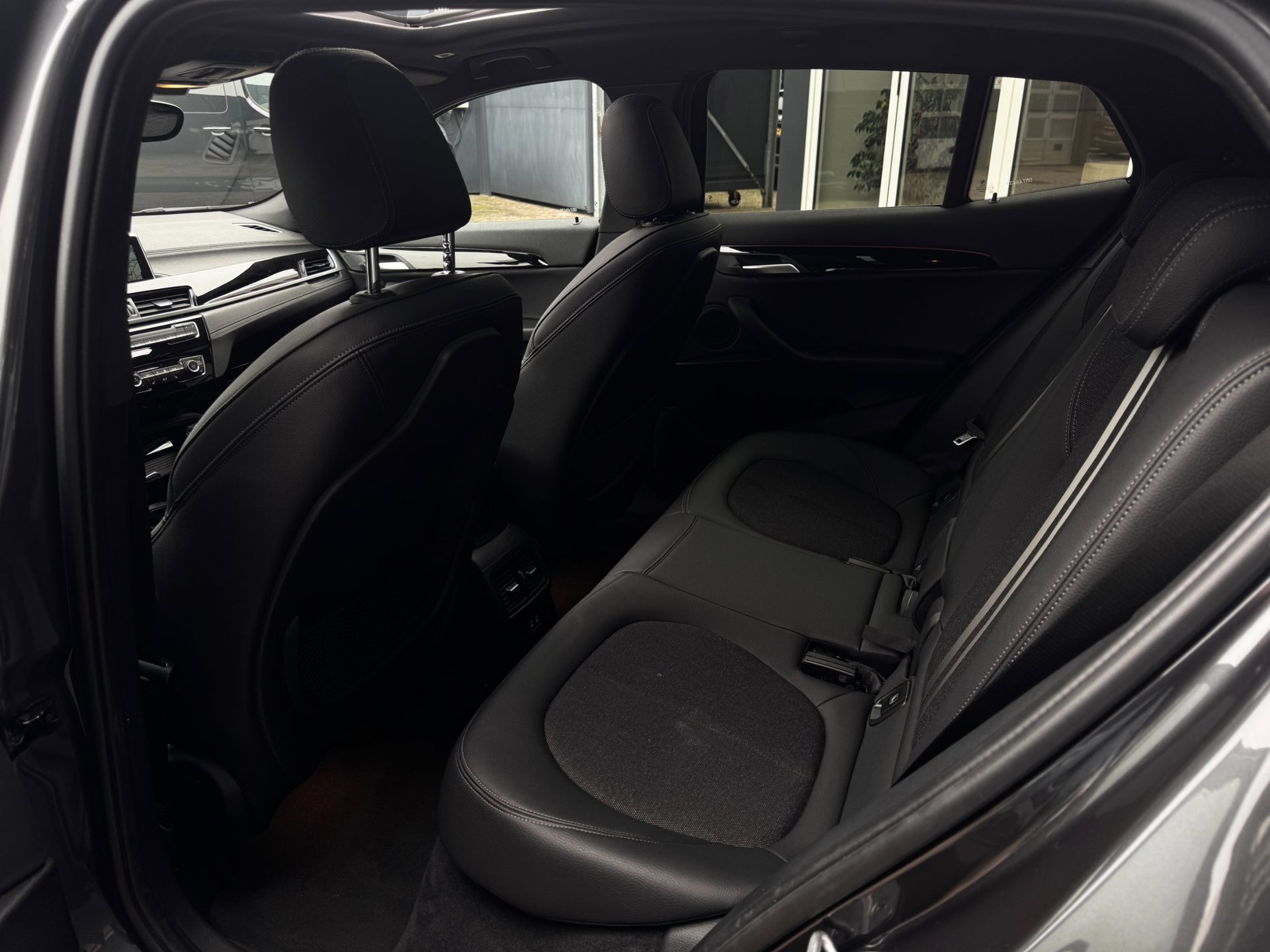 Foto van BMW X2 Xdrive25e