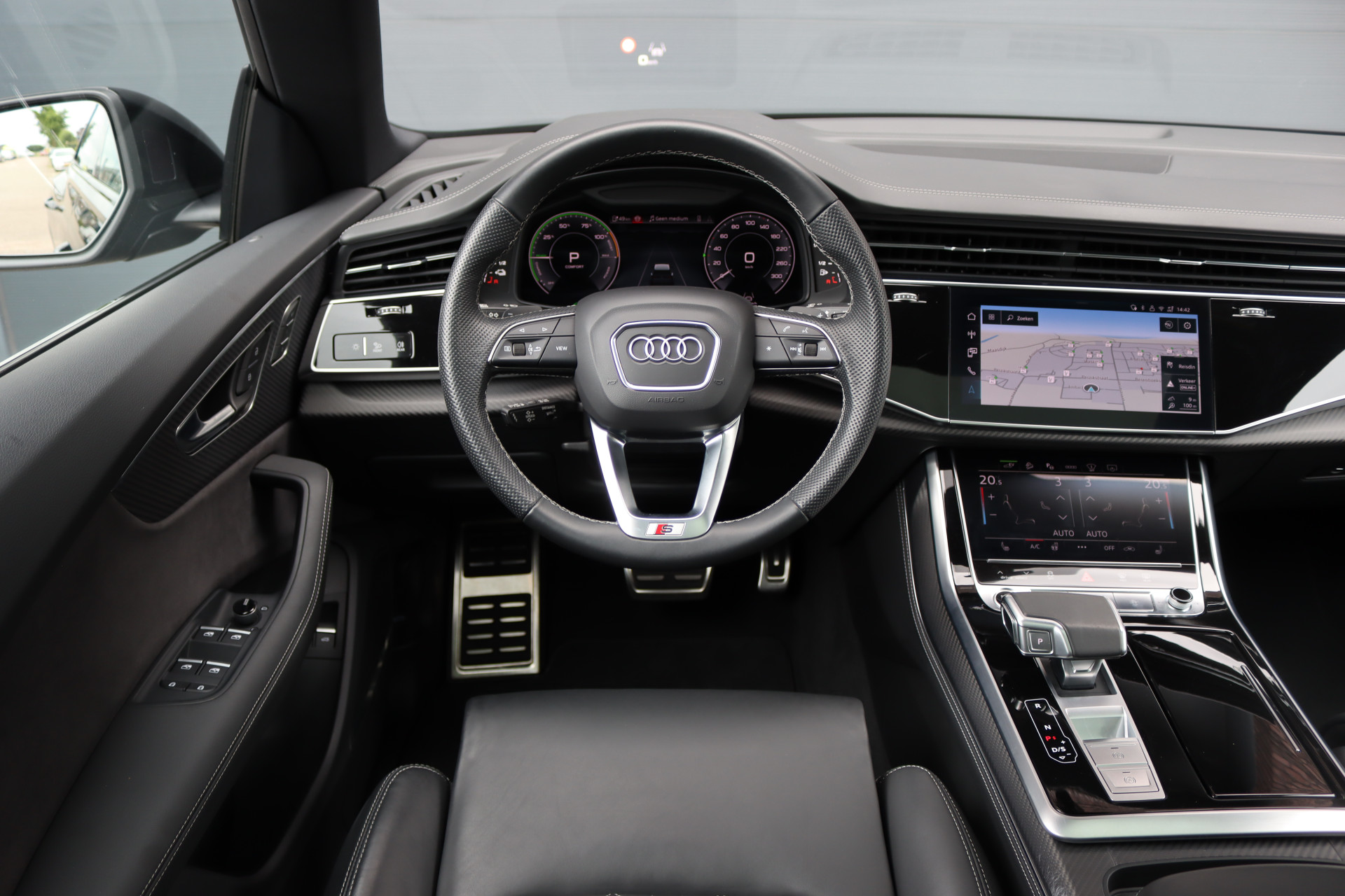Foto van Audi Q8 55 TFSI E